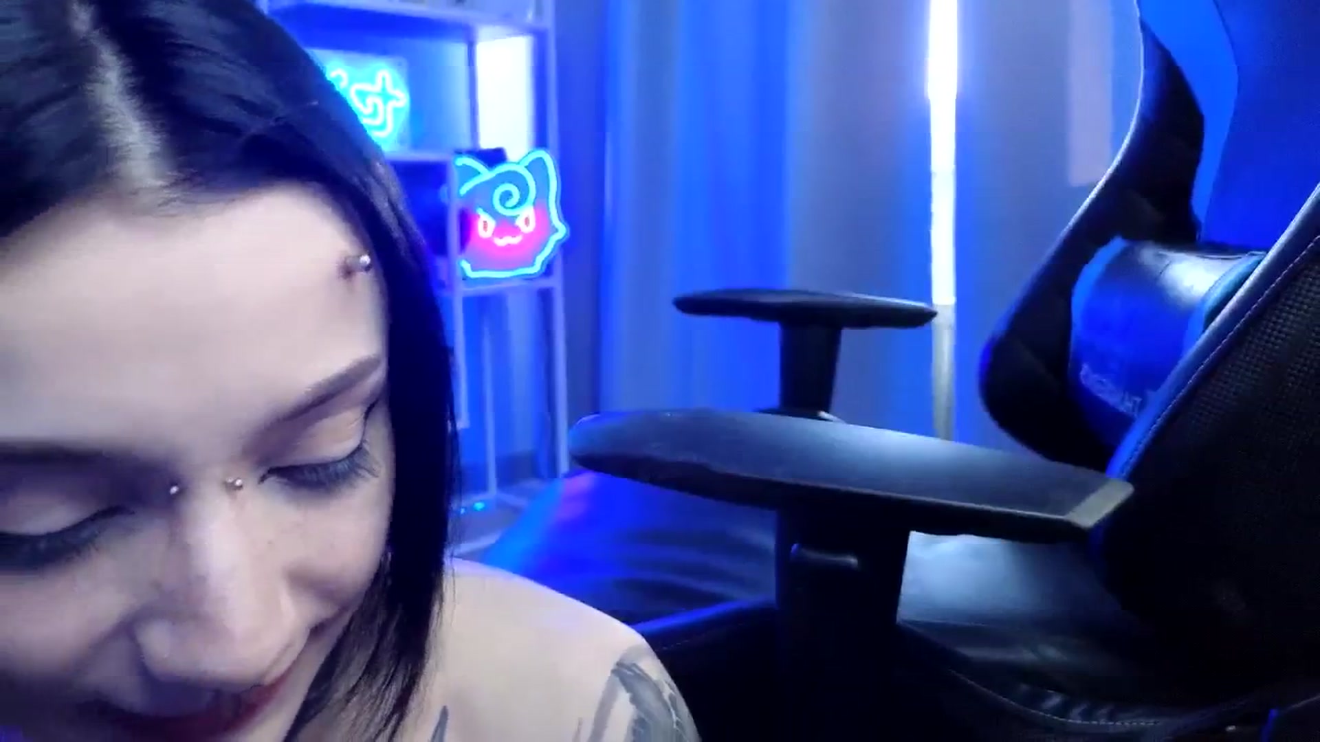 Gallery image thumbnail from Nikki_Carter's myfreecams stream on, 03/12/2024, 06:57 image 10 of 20