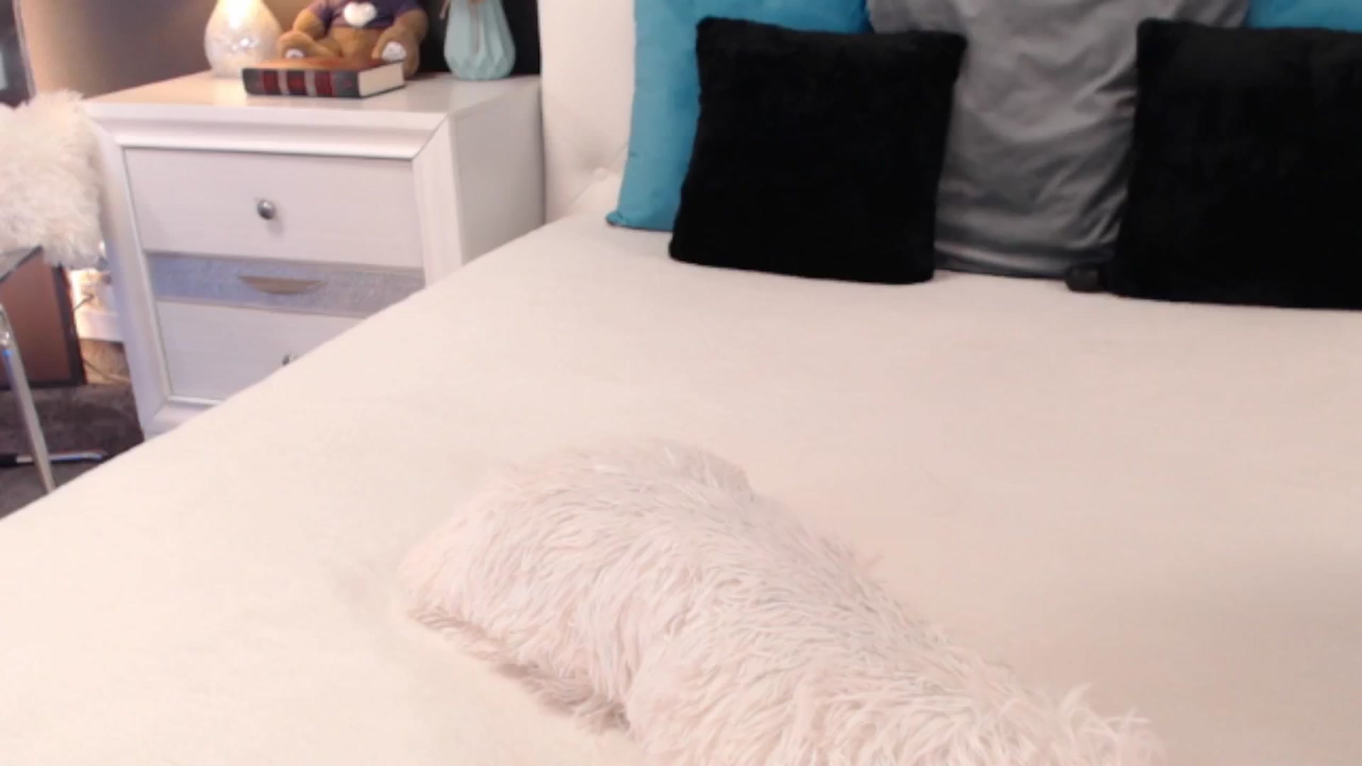 Gallery image thumbnail from Nikki_Crystal's myfreecams stream on, 03/05/2025, 01:21 image 15 of 20
