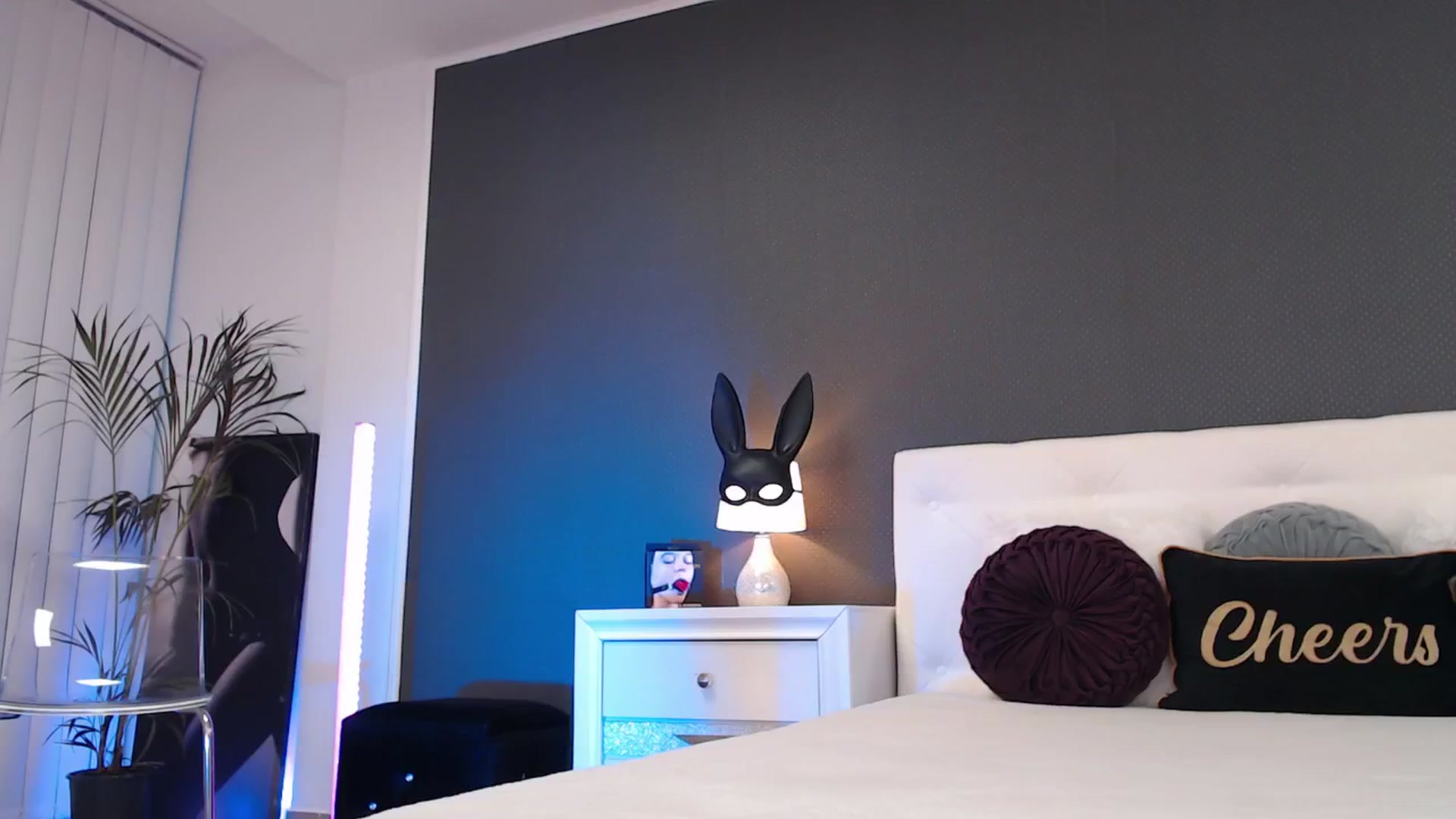 Gallery image thumbnail from Nikki_Crystal's myfreecams stream on, 04/09/2025, 20:55 image 1 of 20