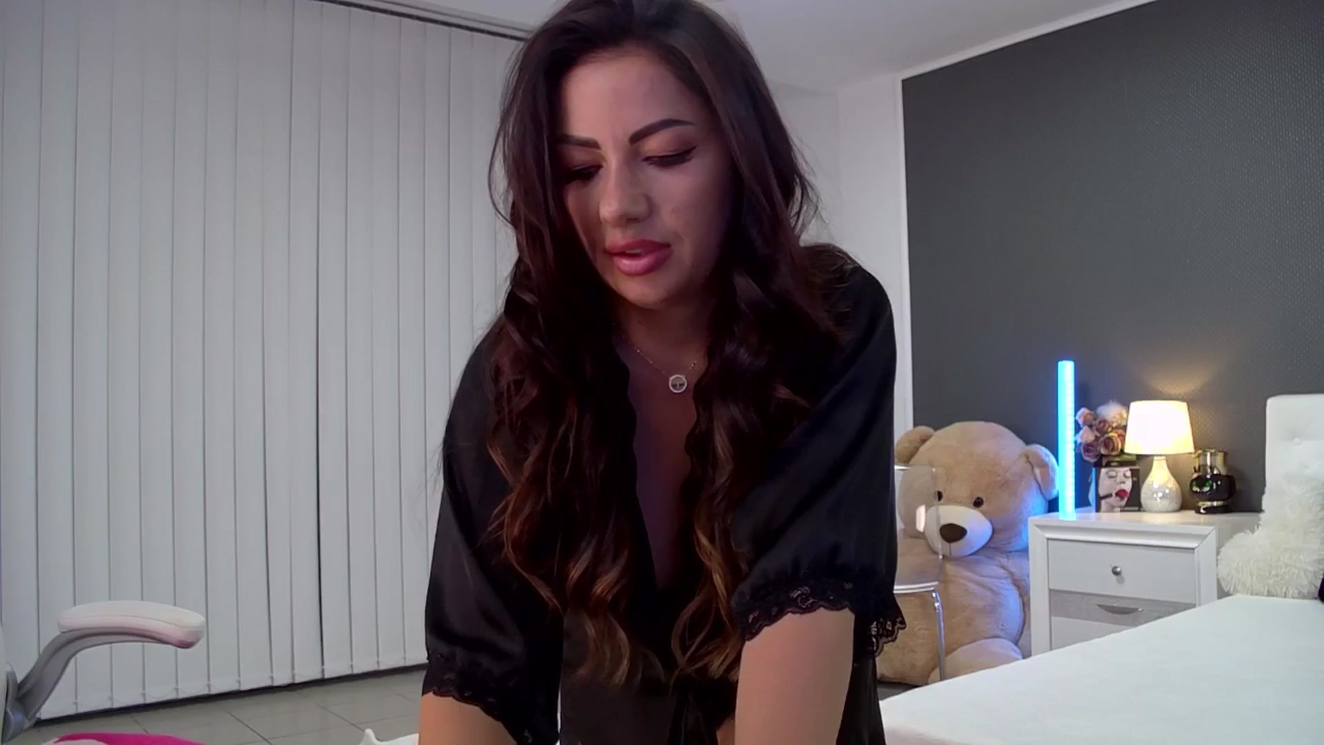 Gallery image thumbnail from Nikki_Crystal's myfreecams stream on, 07/18/2025, 19:52 image 10 of 20