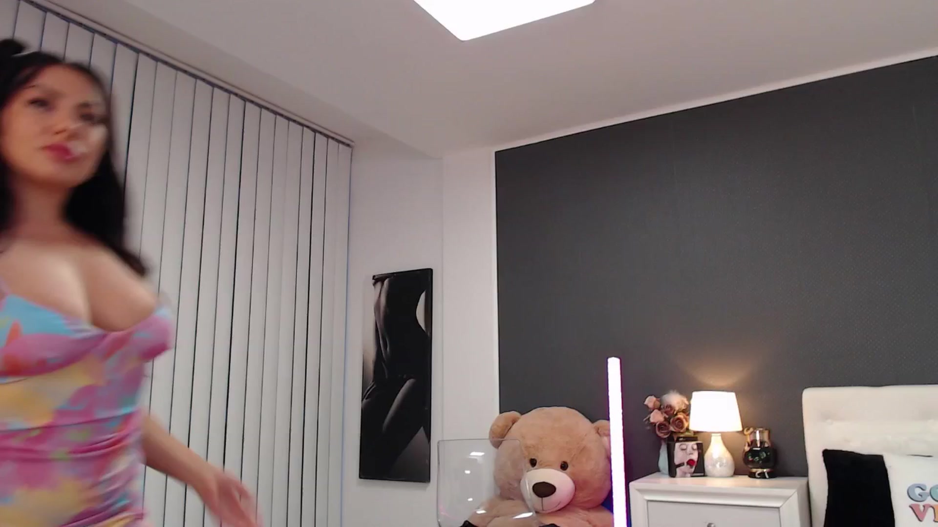 Gallery image thumbnail from Nikki_Crystal's myfreecams stream on, 07/23/2025, 18:57 image 7 of 20