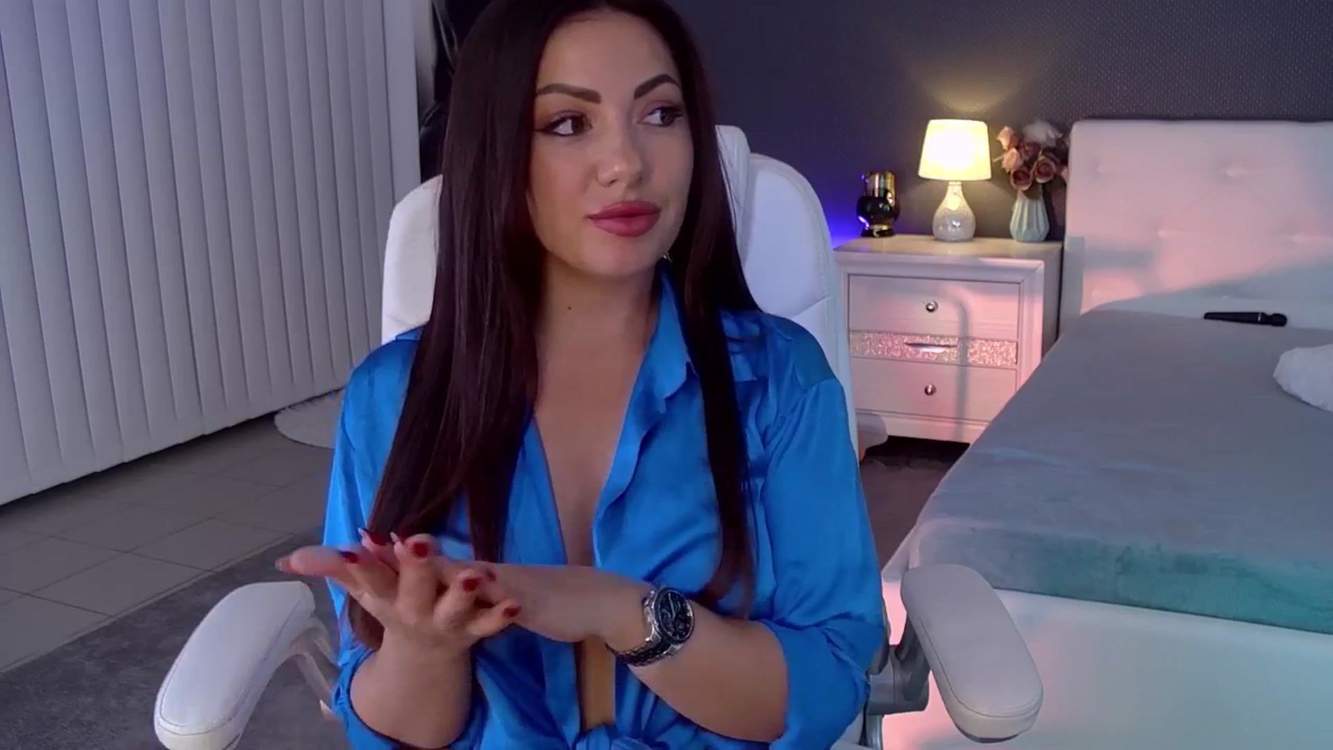 Gallery image thumbnail from Nikki_Crystal's myfreecams stream on, 09/30/2025, 21:49 image 7 of 20