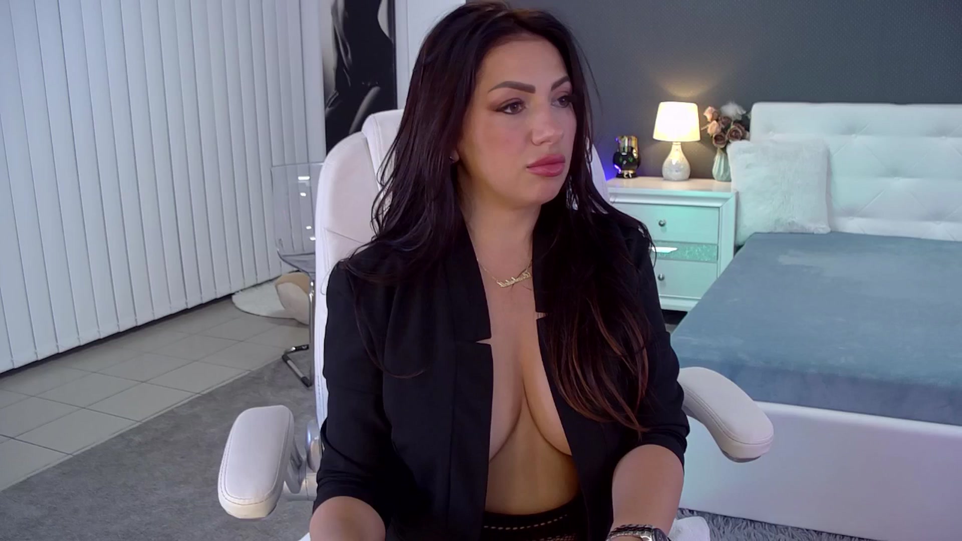 Gallery image thumbnail from Nikki_Crystal's myfreecams stream on, 10/08/2025, 21:24 image 11 of 20