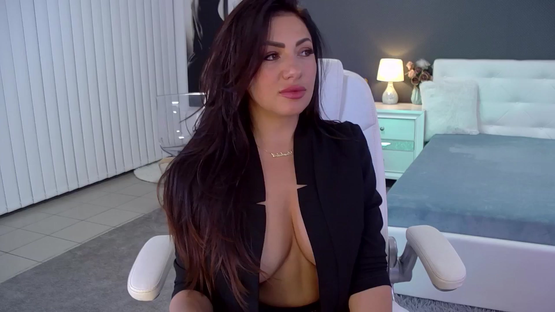 Gallery image thumbnail from Nikki_Crystal's myfreecams stream on, 10/08/2025, 21:24 image 13 of 20