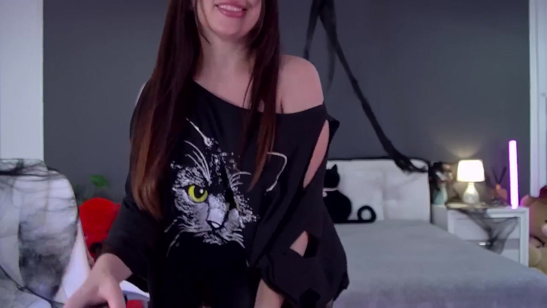 Gallery image thumbnail from Nikki_Crystal's myfreecams stream on, 10/28/2025, 02:28 image 19 of 20