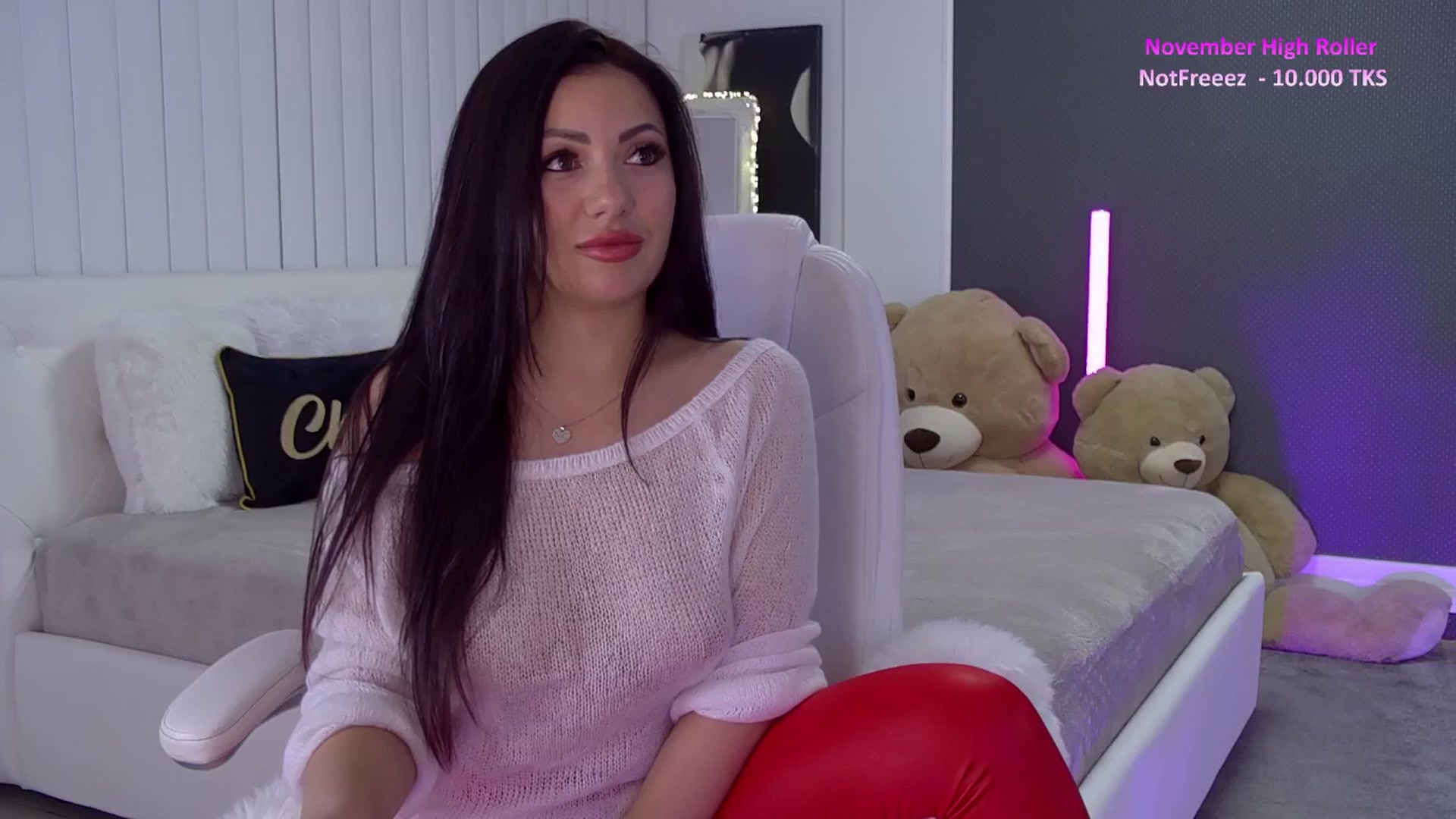 Gallery image thumbnail from Nikki_Crystal's myfreecams stream on, 11/25/2025, 08:35 image 9 of 20