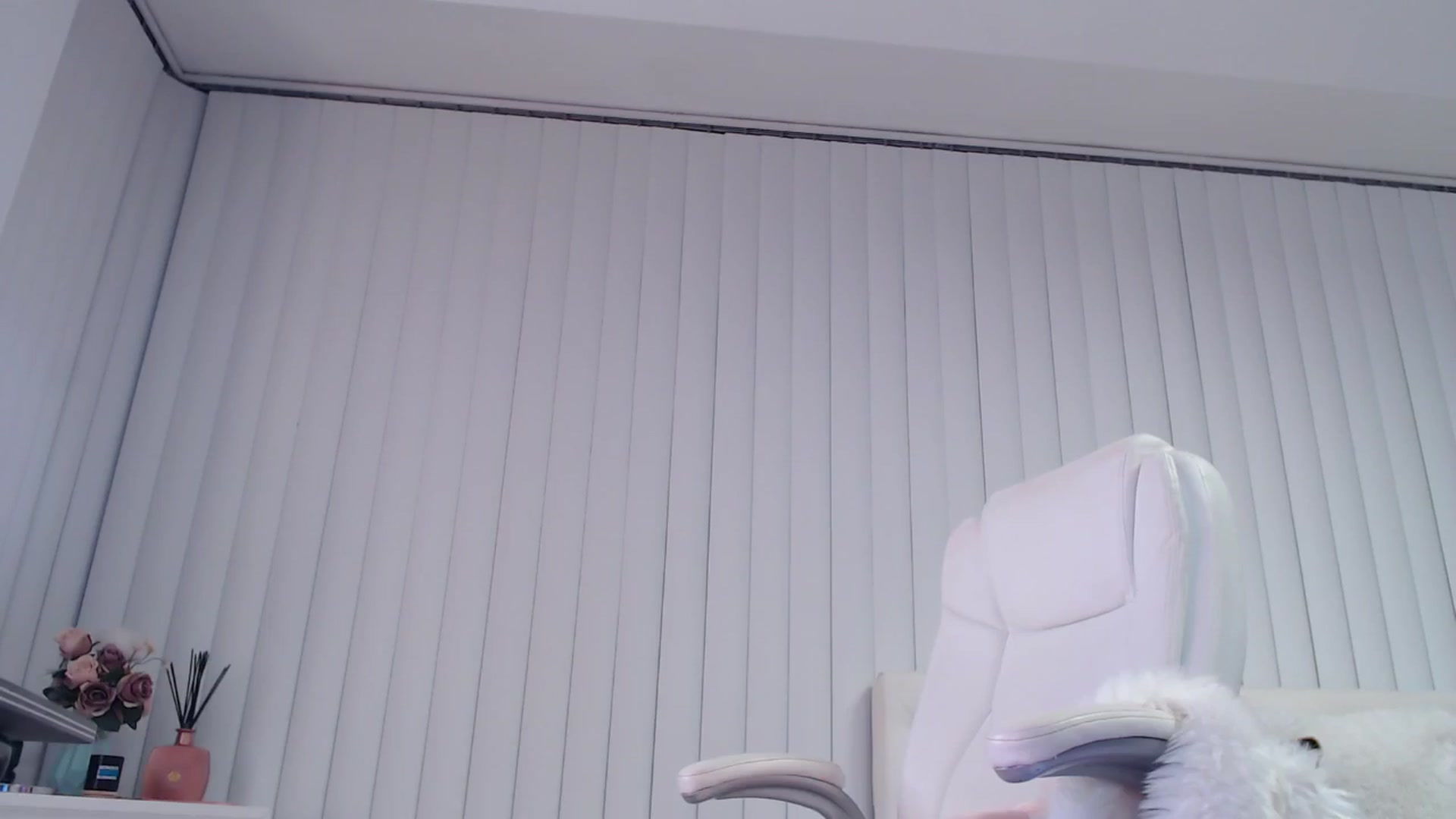 Gallery image thumbnail from Nikki_Crystal's myfreecams stream on, 11/25/2025, 08:35 image 17 of 20
