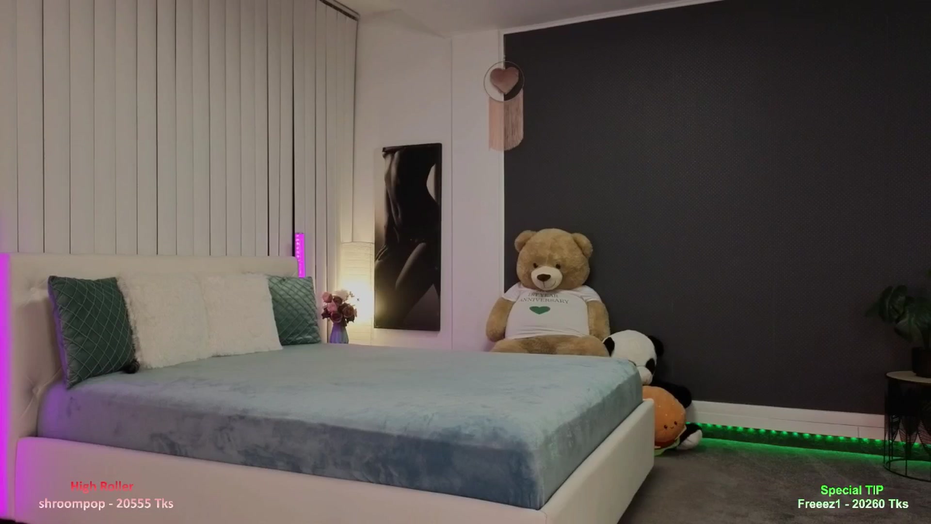 Gallery image thumbnail from Nikki_Crystal's myfreecams stream on, 02/27/2026, 23:17 image 6 of 20