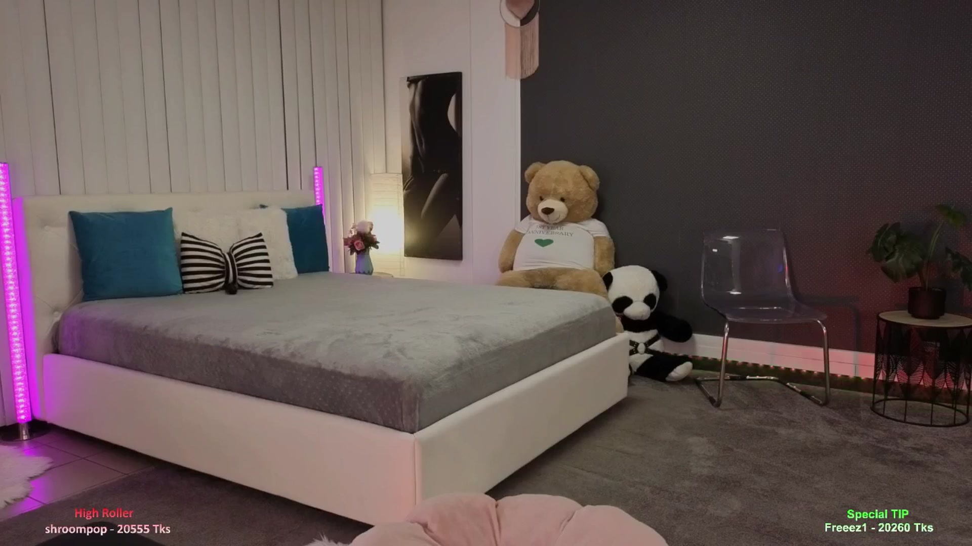 Gallery image thumbnail from Nikki_Crystal's myfreecams stream on, 03/06/2026, 24:01 image 5 of 20