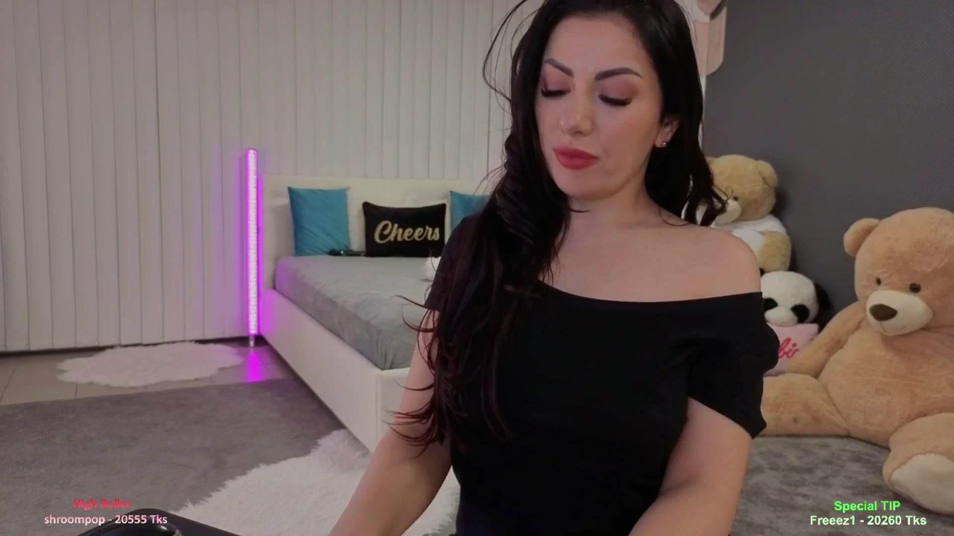 Gallery image thumbnail from Nikki_Crystal's myfreecams stream on, 03/17/2026, 02:38 image 16 of 20