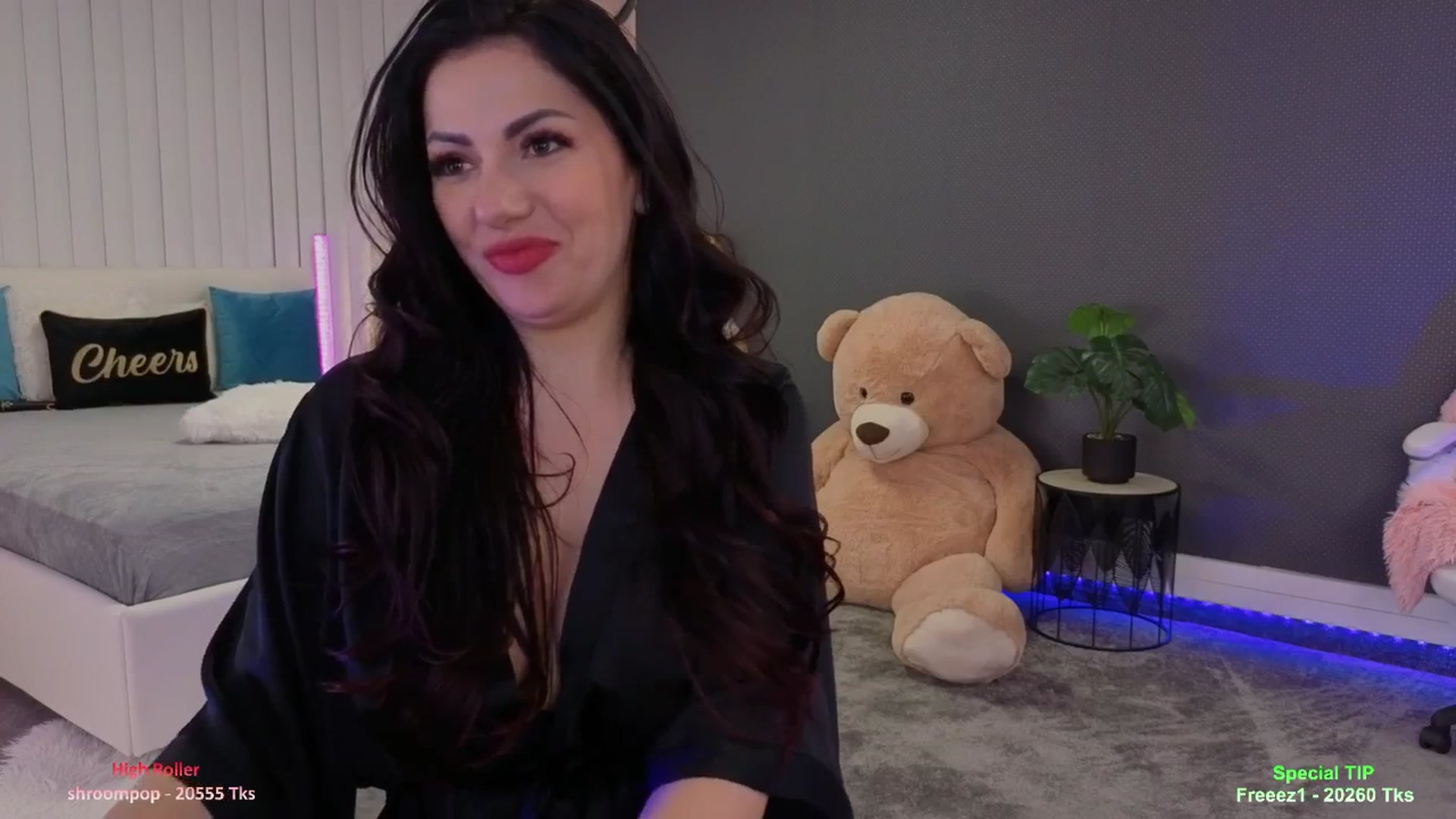 Gallery image thumbnail from Nikki_Crystal's myfreecams stream on, 03/17/2026, 04:11 image 3 of 20