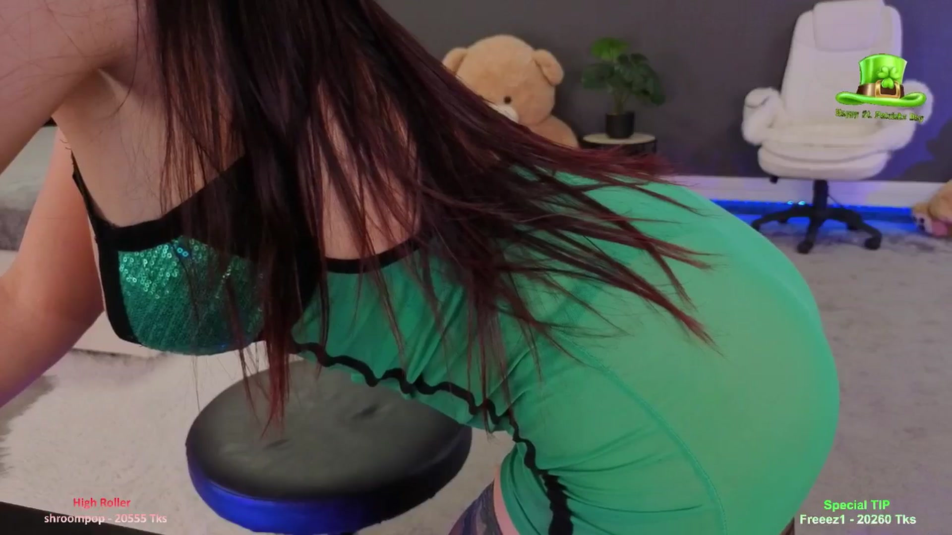 Gallery image thumbnail from Nikki_Crystal's myfreecams stream on, 03/18/2026, 04:27 image 13 of 20