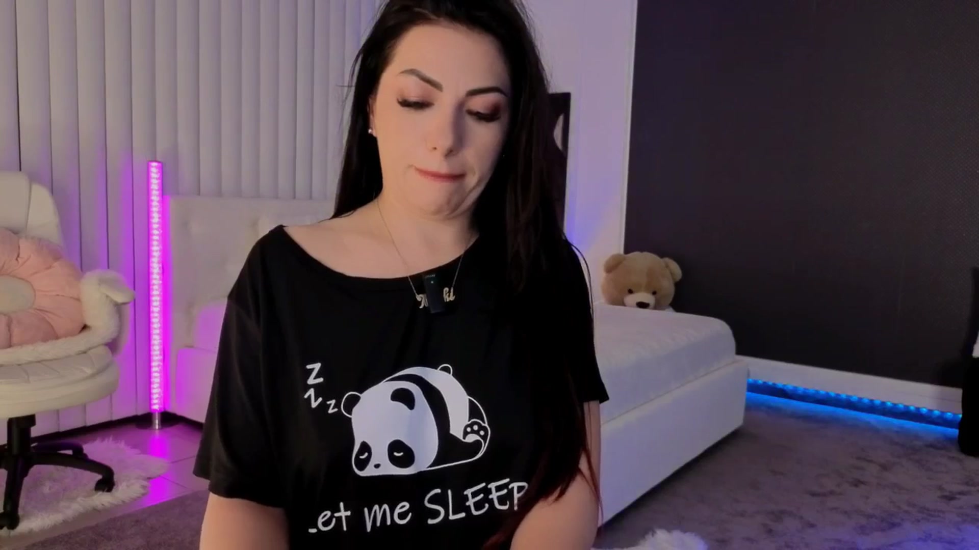 Gallery image thumbnail from Nikki_Crystal's myfreecams stream on, 05/02/2026, 02:17 image 3 of 20