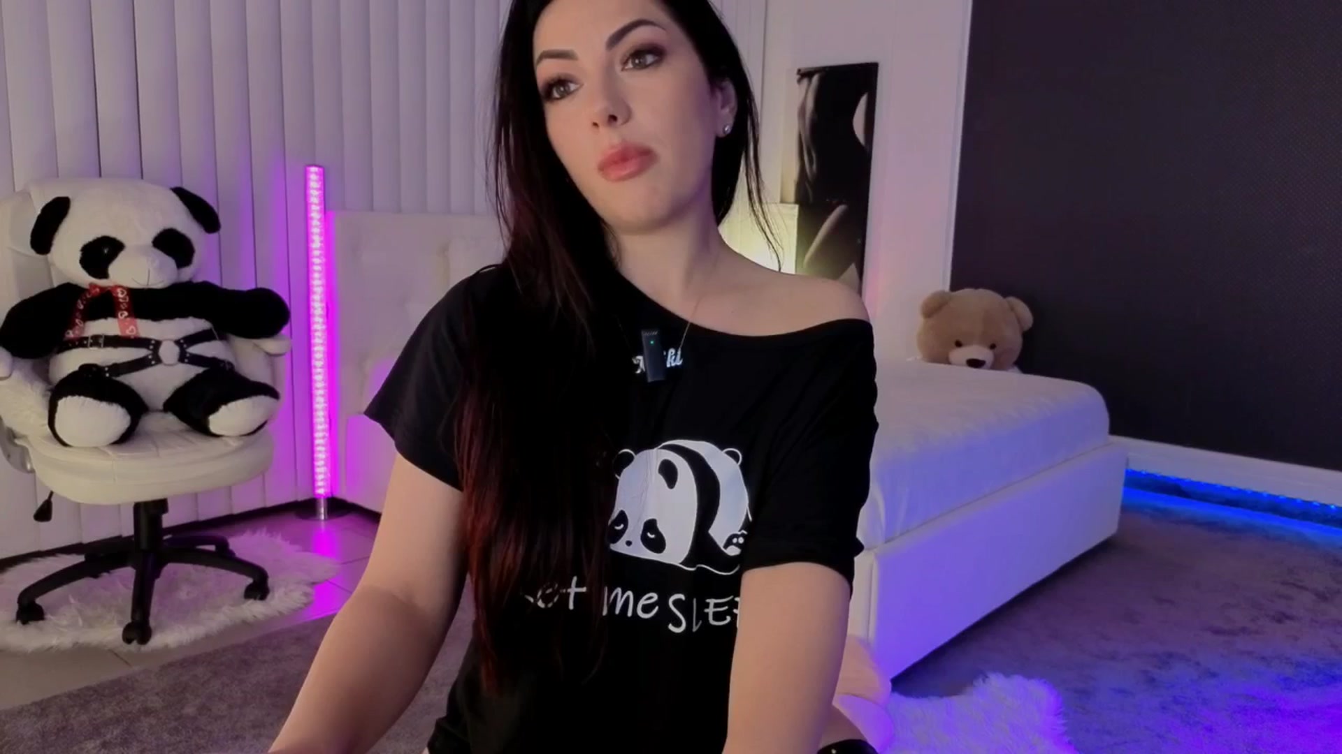 Gallery image thumbnail from Nikki_Crystal's myfreecams stream on, 05/02/2026, 02:17 image 13 of 20