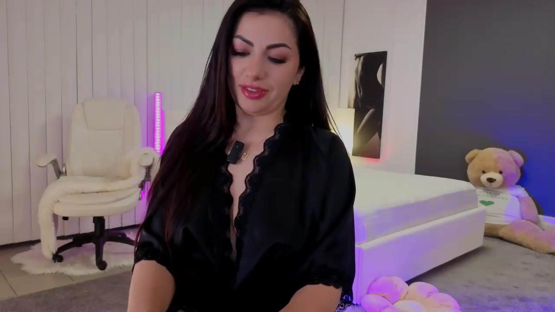 Gallery image thumbnail from Nikki_Crystal's myfreecams stream on, 05/14/2026, 03:35 image 4 of 20