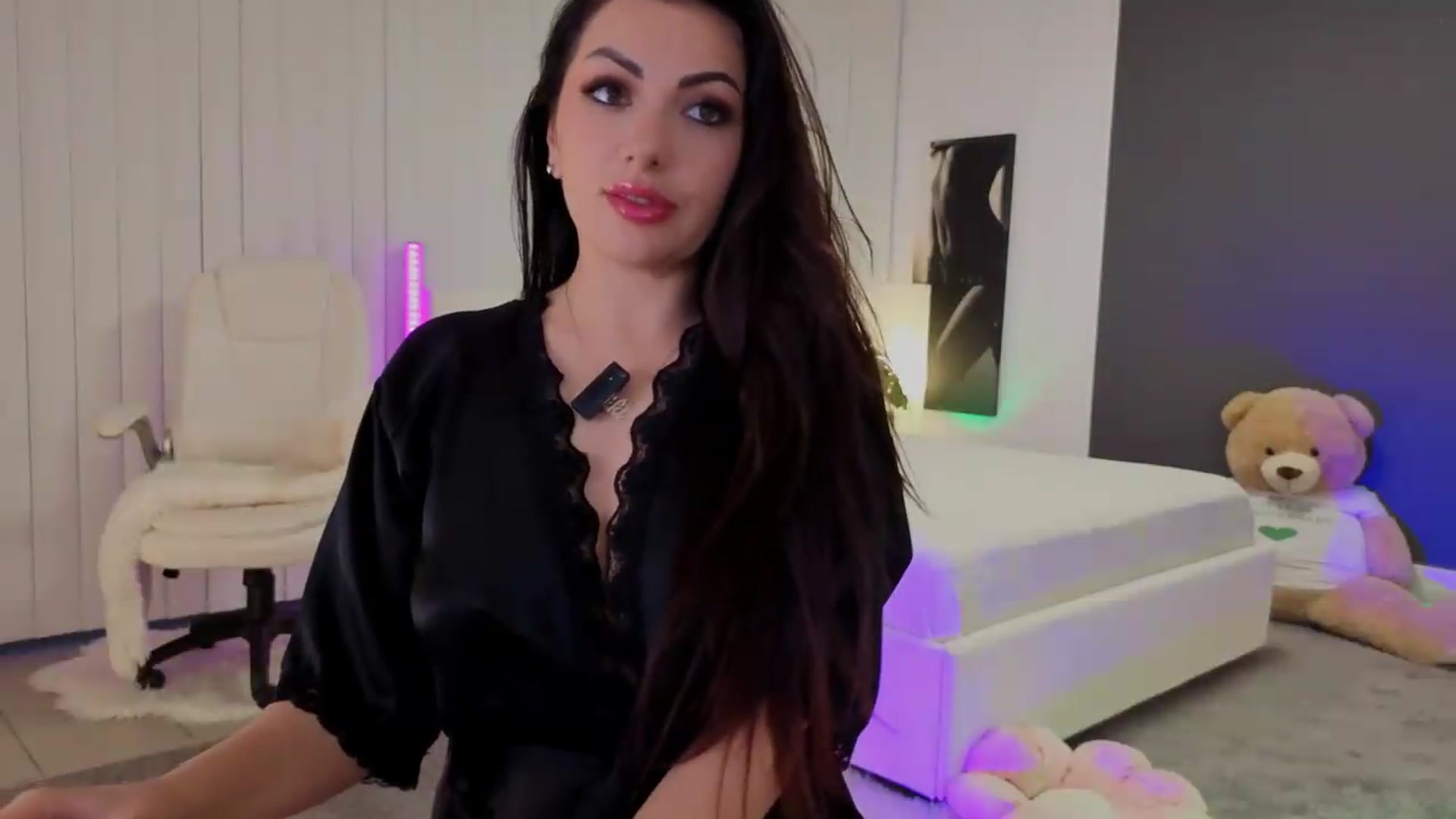 Gallery image thumbnail from Nikki_Crystal's myfreecams stream on, 05/14/2026, 03:35 image 7 of 20