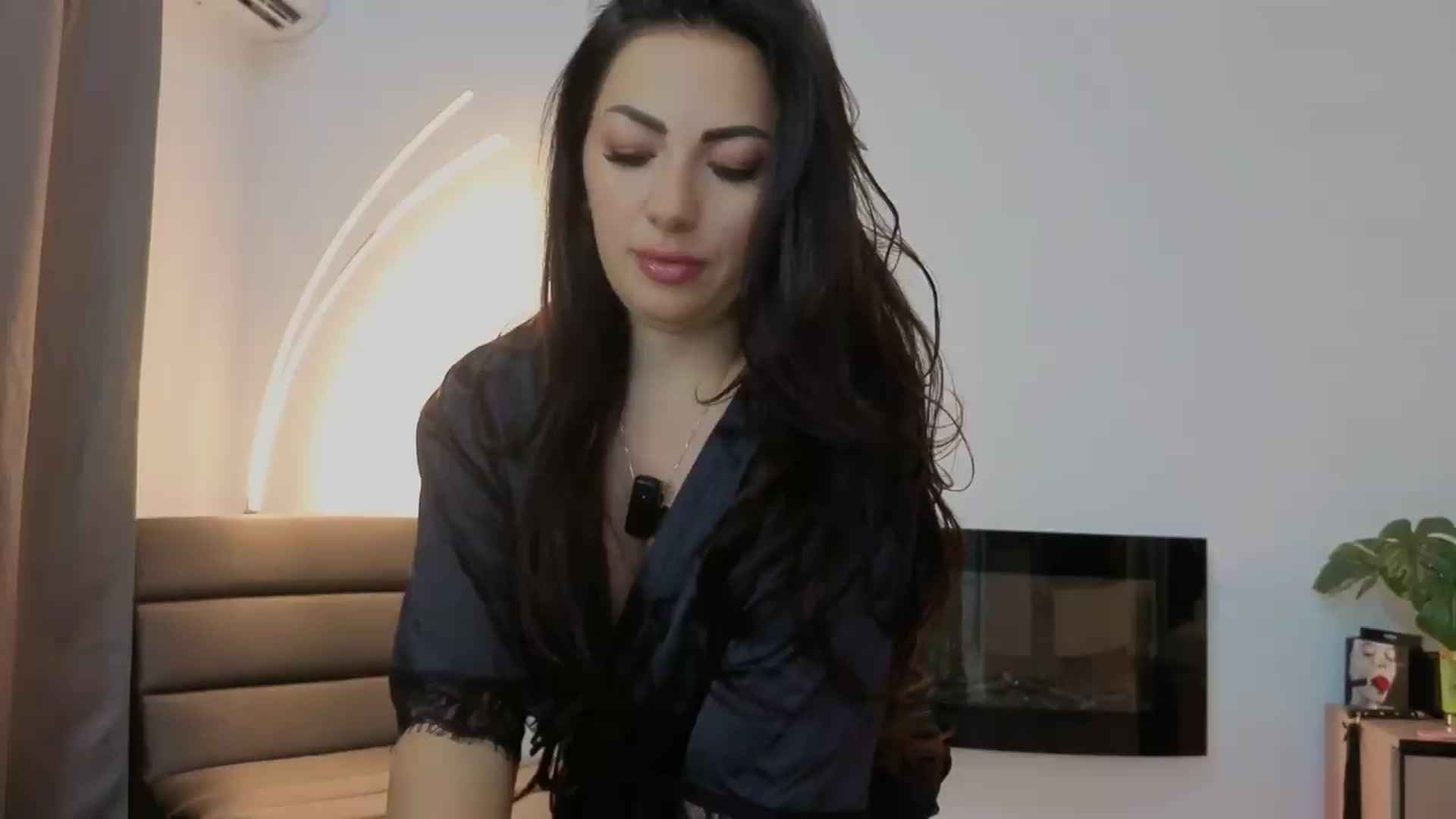 Gallery image thumbnail from Nikki_Crystal's myfreecams stream on, 08/07/2026, 20:18 image 4 of 20