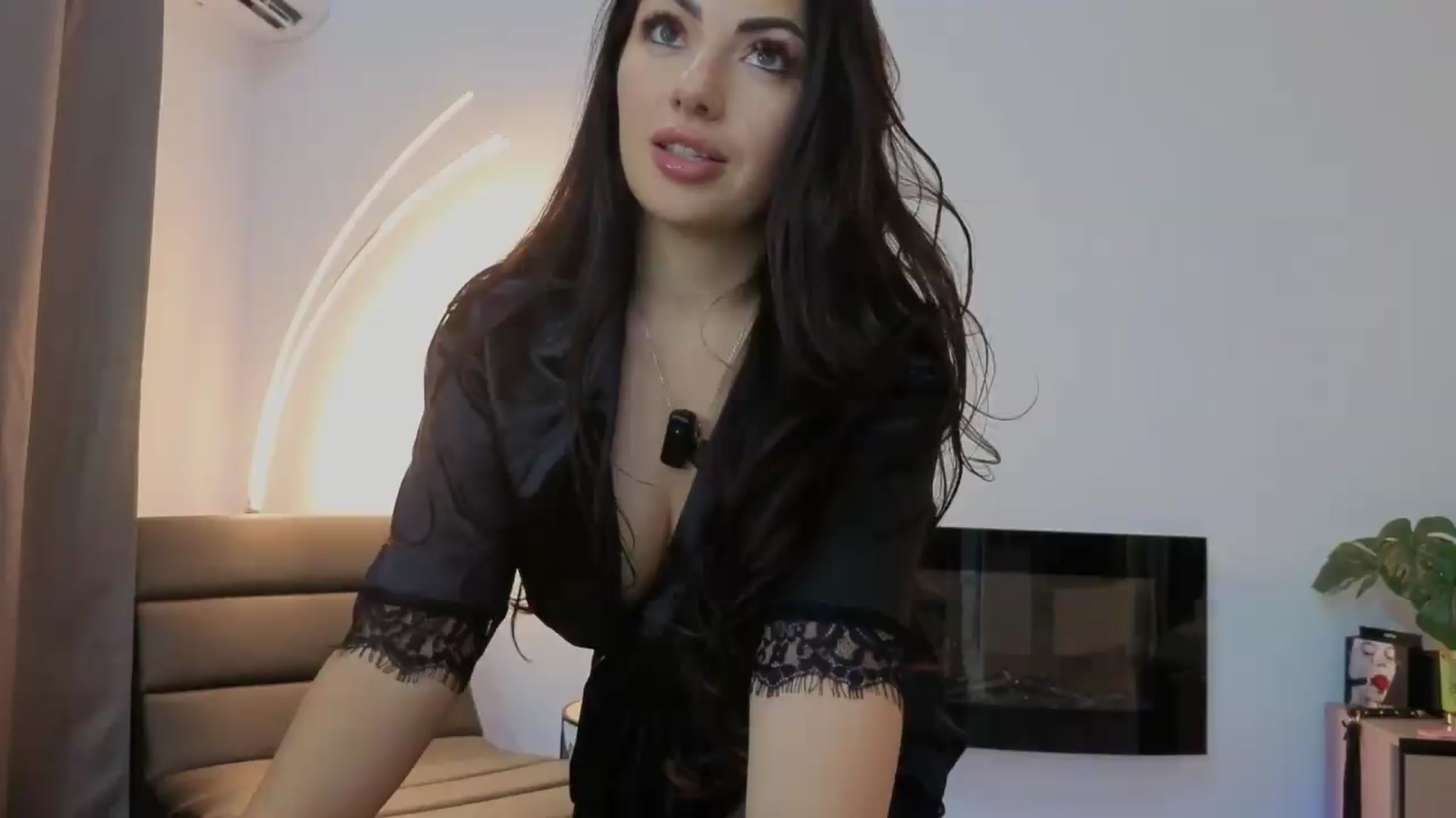 Gallery image thumbnail from Nikki_Crystal's myfreecams stream on, 08/07/2026, 20:18 image 12 of 20