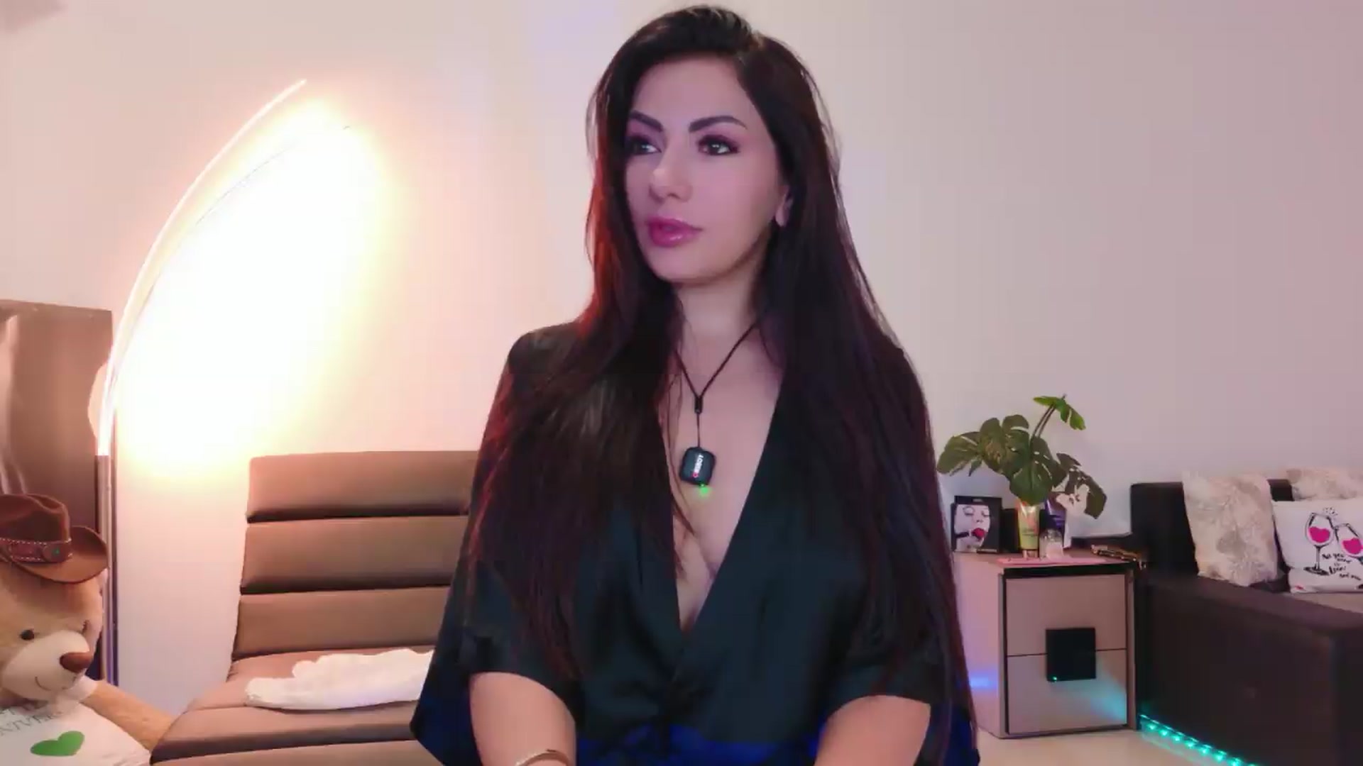 Gallery image thumbnail from Nikki_Crystal's myfreecams stream on, 09/09/2026, 02:59 image 9 of 20