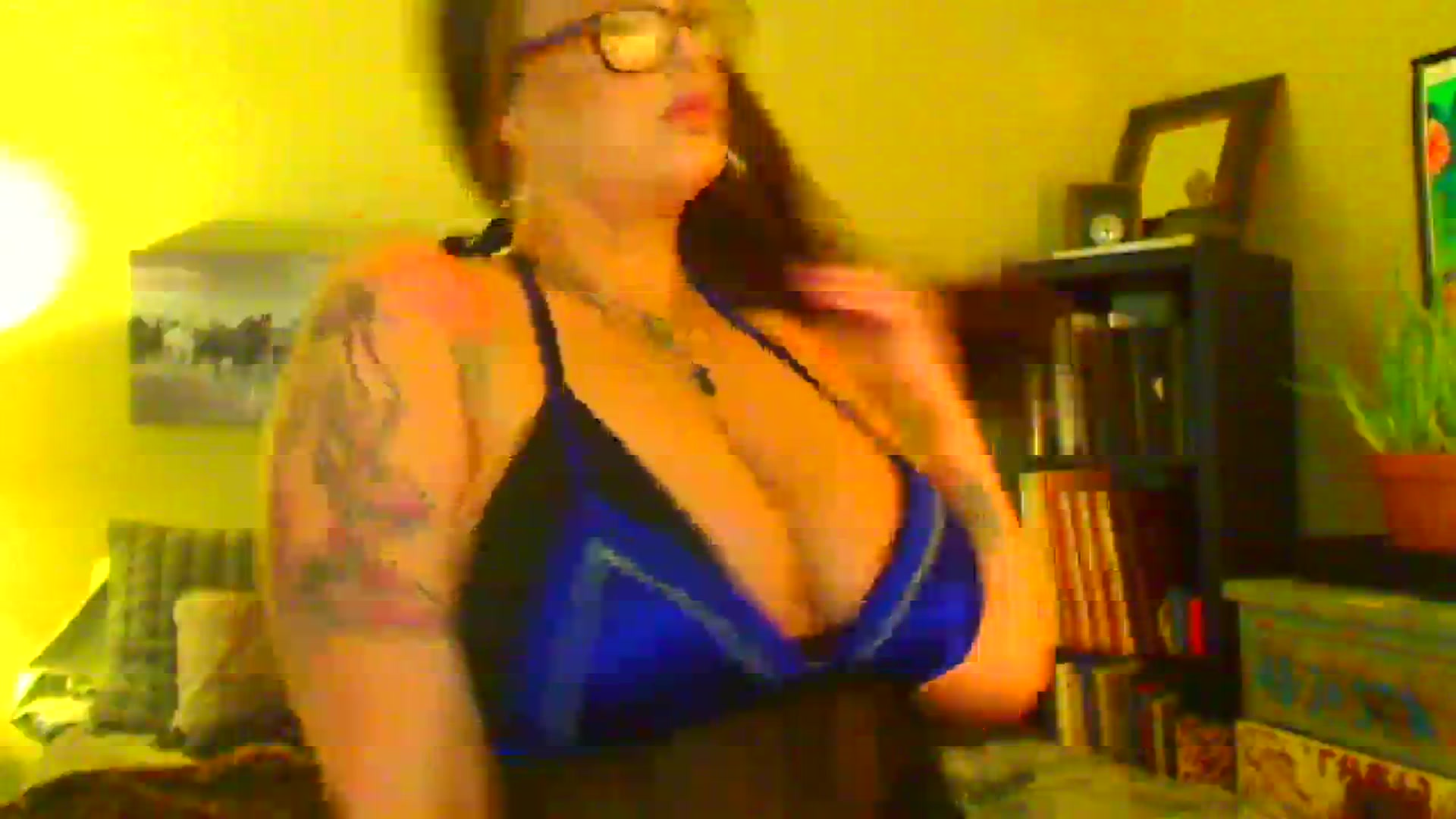 Gallery image thumbnail from Nikki_Nova's myfreecams stream on, 04/01/2024, 24:18 image 3 of 20