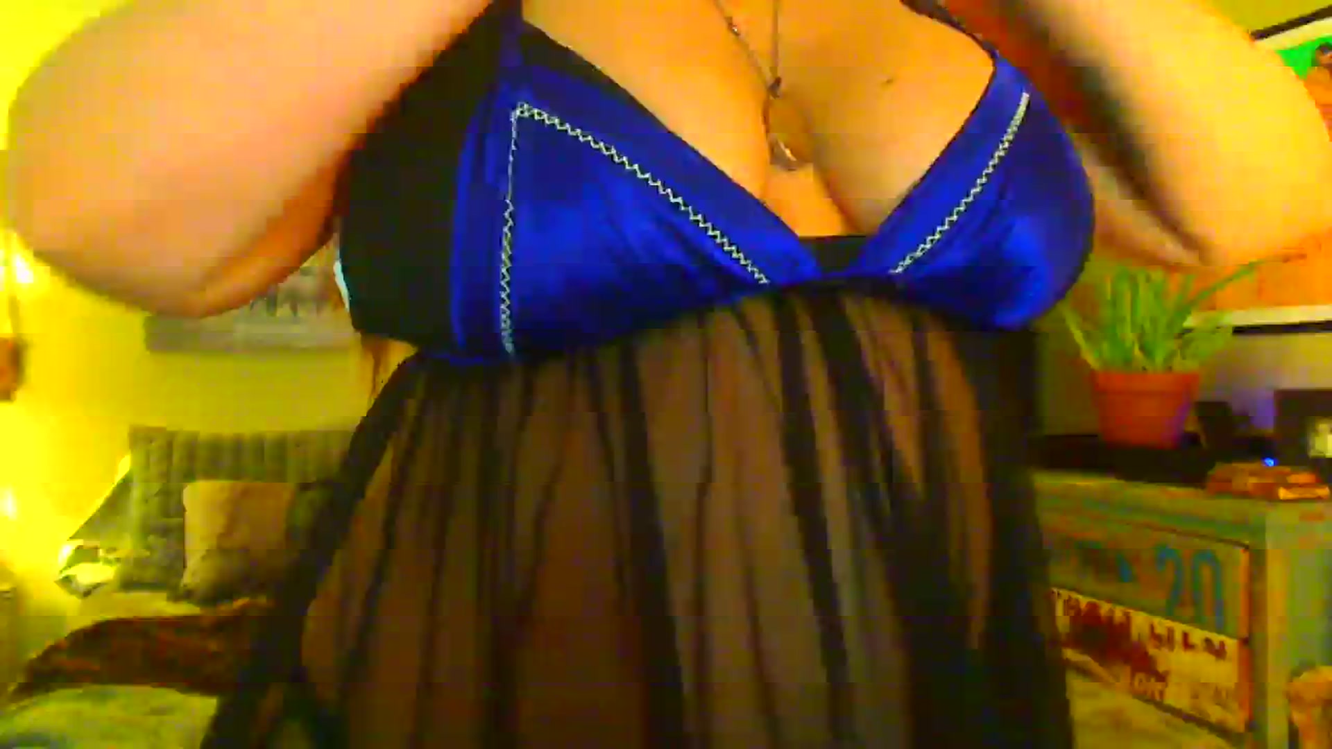 Gallery image thumbnail from Nikki_Nova's myfreecams stream on, 04/01/2024, 24:18 image 15 of 20