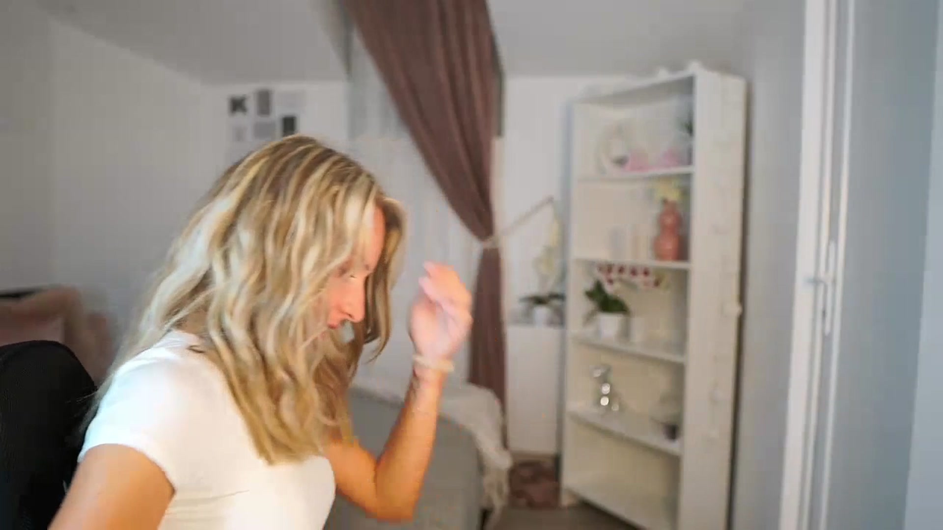 Gallery image thumbnail from Nikki__Sexx__'s myfreecams stream on, 07/18/2023, 19:45 image 7 of 20