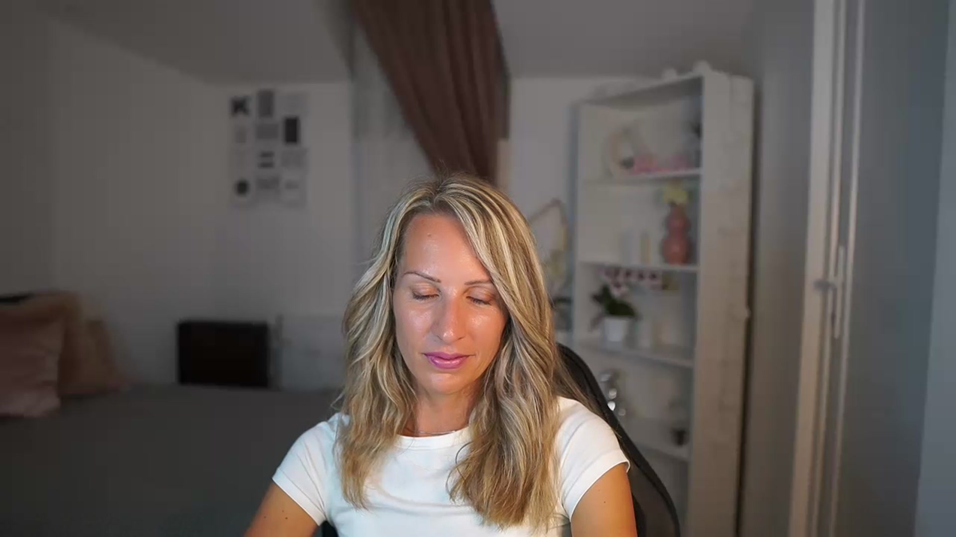 Gallery image thumbnail from Nikki__Sexx__'s myfreecams stream on, 07/18/2023, 21:47 image 3 of 20