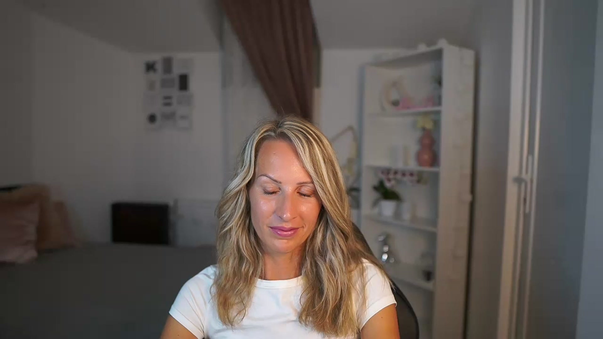 Gallery image thumbnail from Nikki__Sexx__'s myfreecams stream on, 07/18/2023, 21:47 image 18 of 20