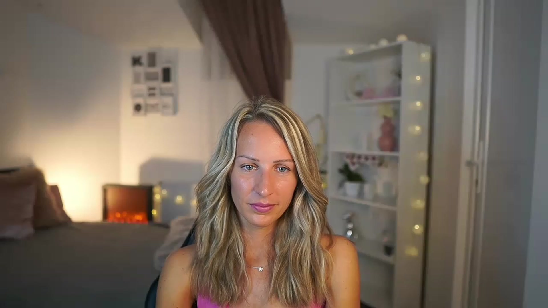 Gallery image thumbnail from Nikki__Sexx__'s myfreecams stream on, 07/19/2023, 14:08 image 7 of 20