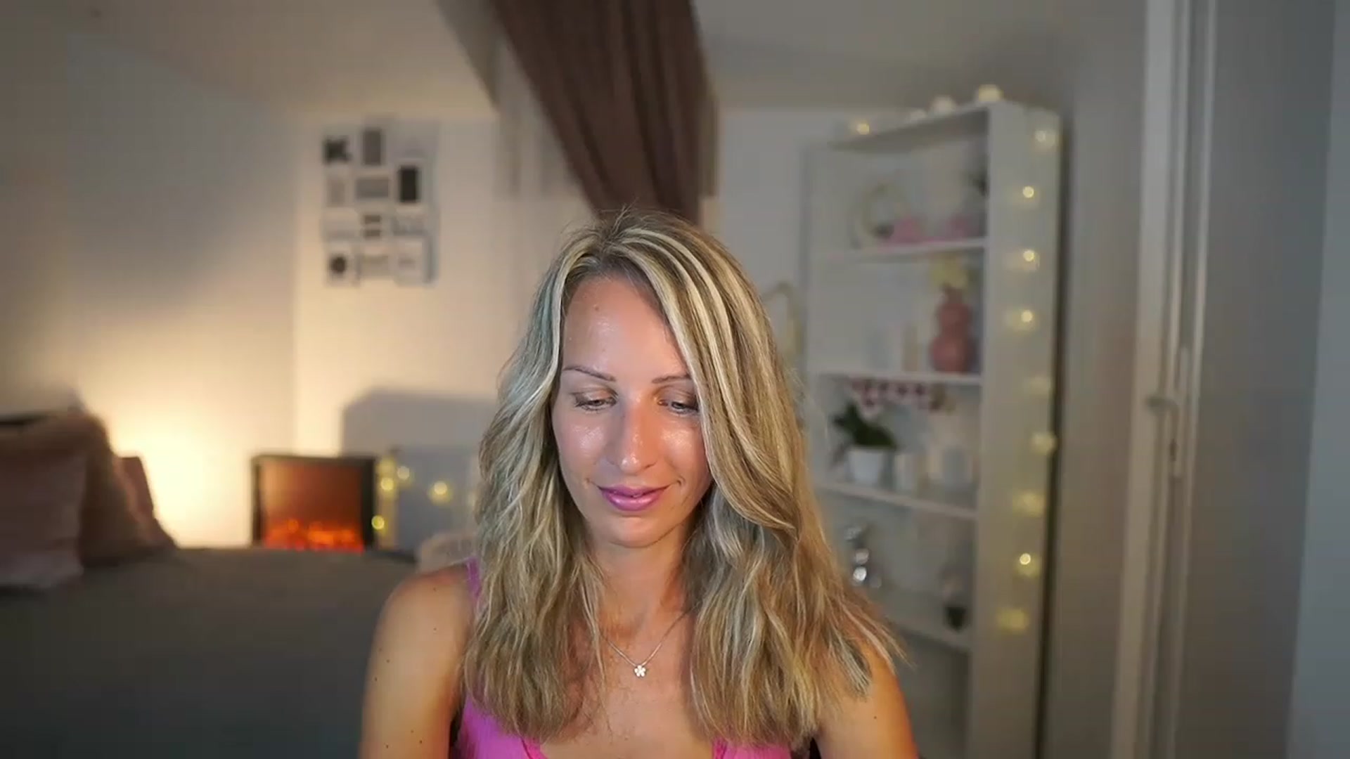 Gallery image thumbnail from Nikki__Sexx__'s myfreecams stream on, 07/19/2023, 14:08 image 15 of 20
