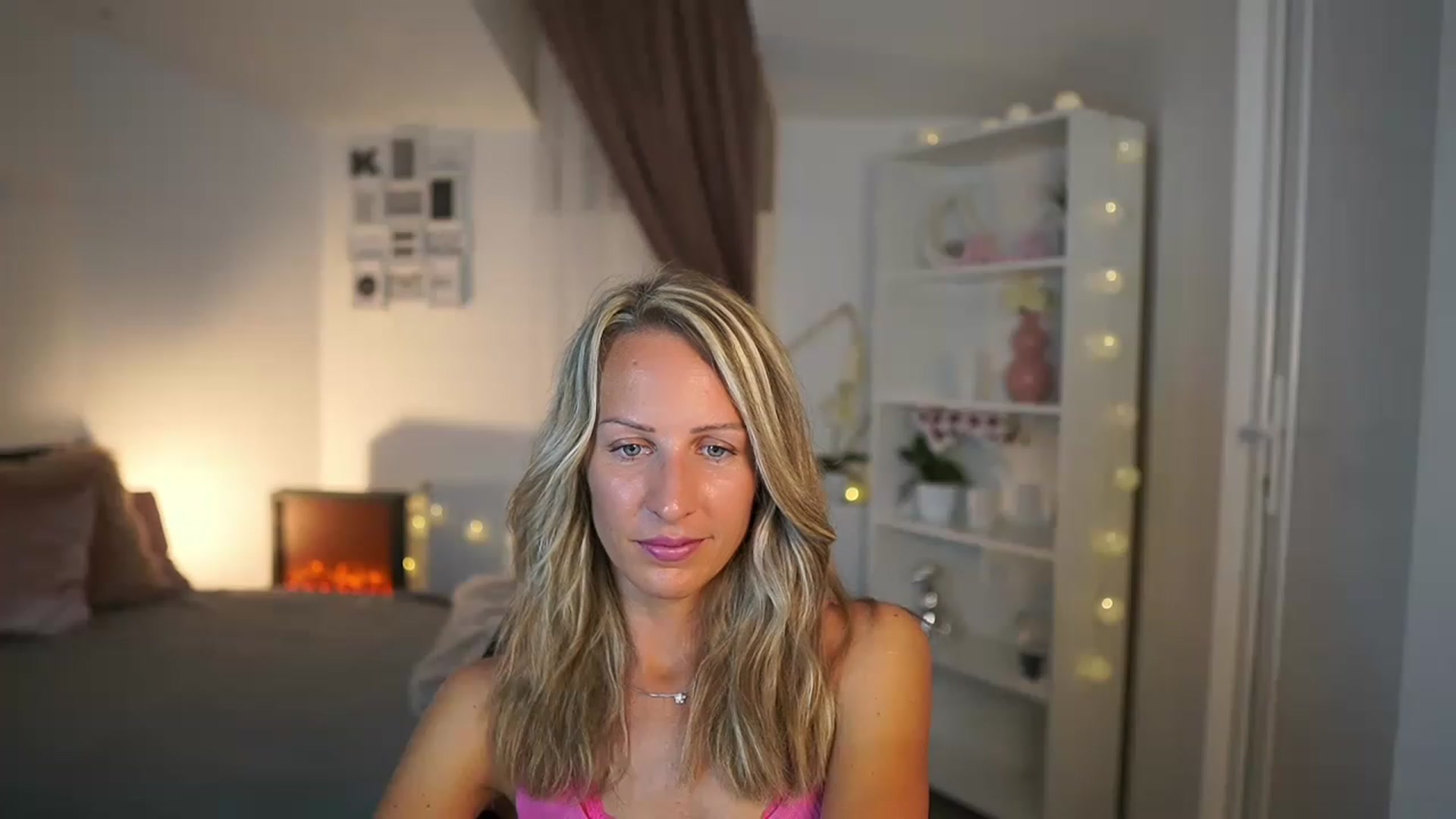 Gallery image thumbnail from Nikki__Sexx__'s myfreecams stream on, 07/19/2023, 14:08 image 5 of 20