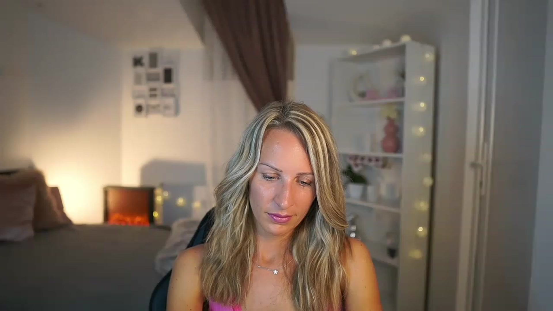 Gallery image thumbnail from Nikki__Sexx__'s myfreecams stream on, 07/19/2023, 14:08 image 1 of 20