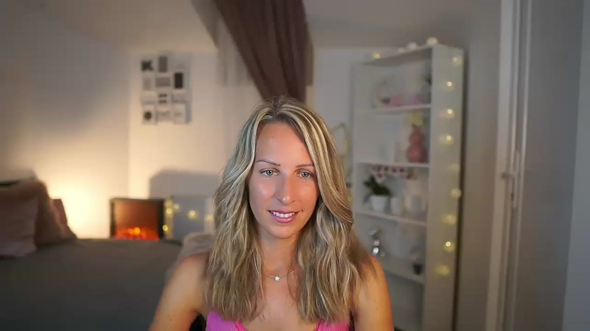Gallery image thumbnail from Nikki__Sexx__'s myfreecams stream on, 07/19/2023, 14:08 image 9 of 20