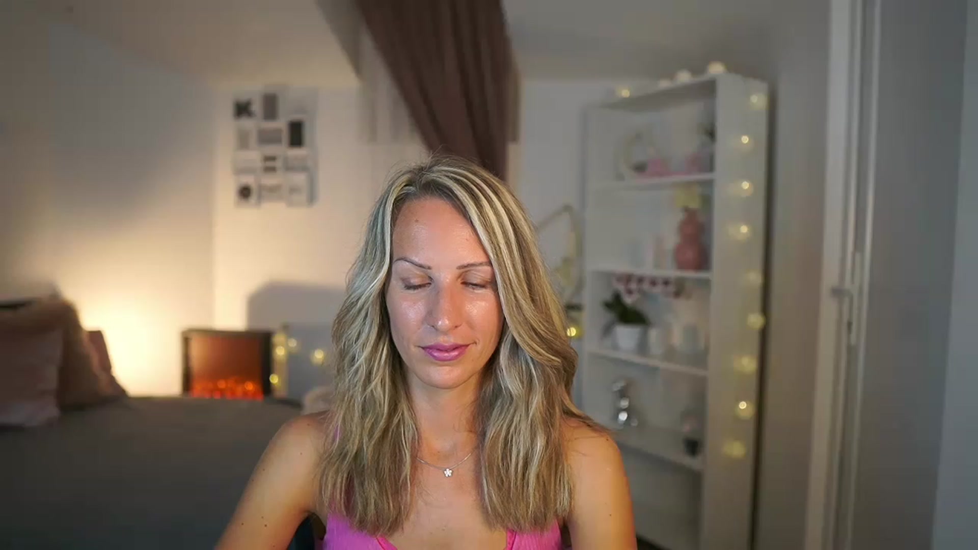 Gallery image thumbnail from Nikki__Sexx__'s myfreecams stream on, 07/19/2023, 14:08 image 19 of 20