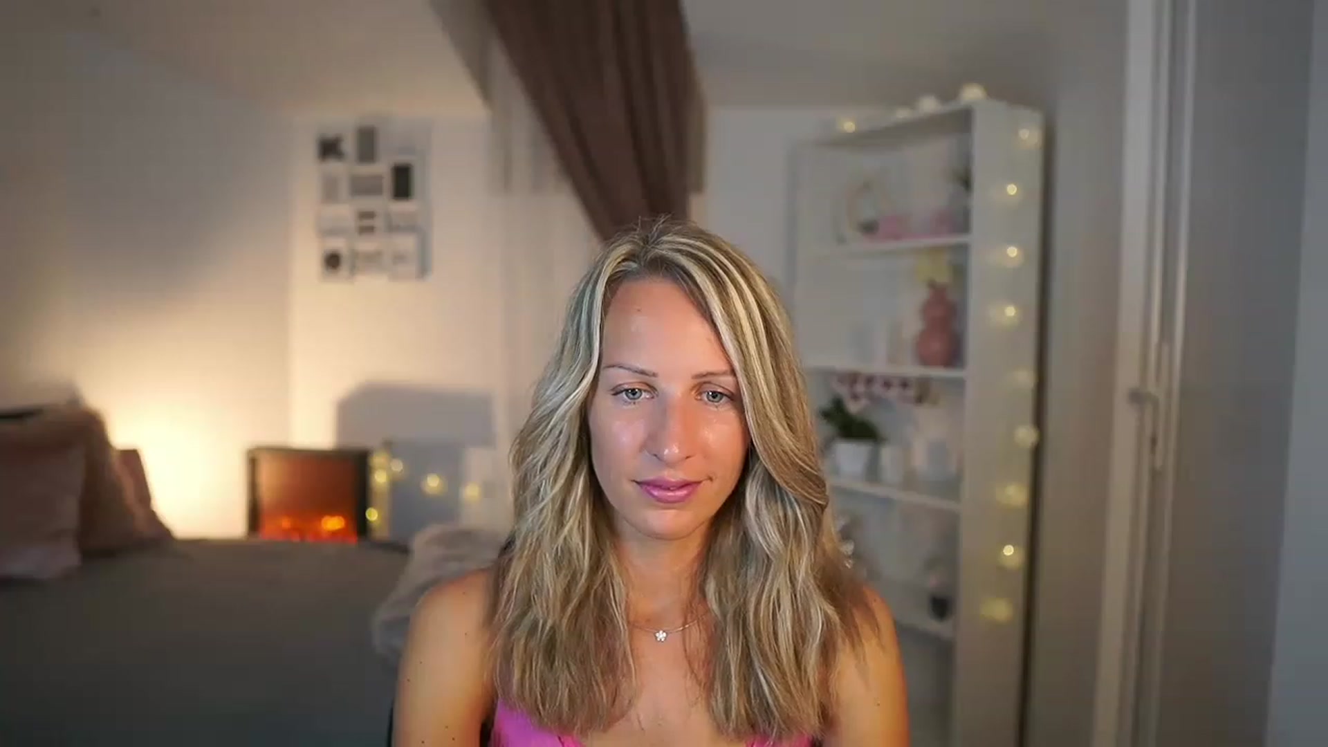 Gallery image thumbnail from Nikki__Sexx__'s myfreecams stream on, 07/19/2023, 14:08 image 8 of 20