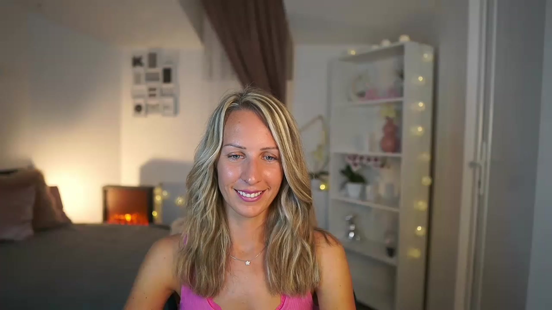 Gallery image thumbnail from Nikki__Sexx__'s myfreecams stream on, 07/19/2023, 14:08 image 16 of 20