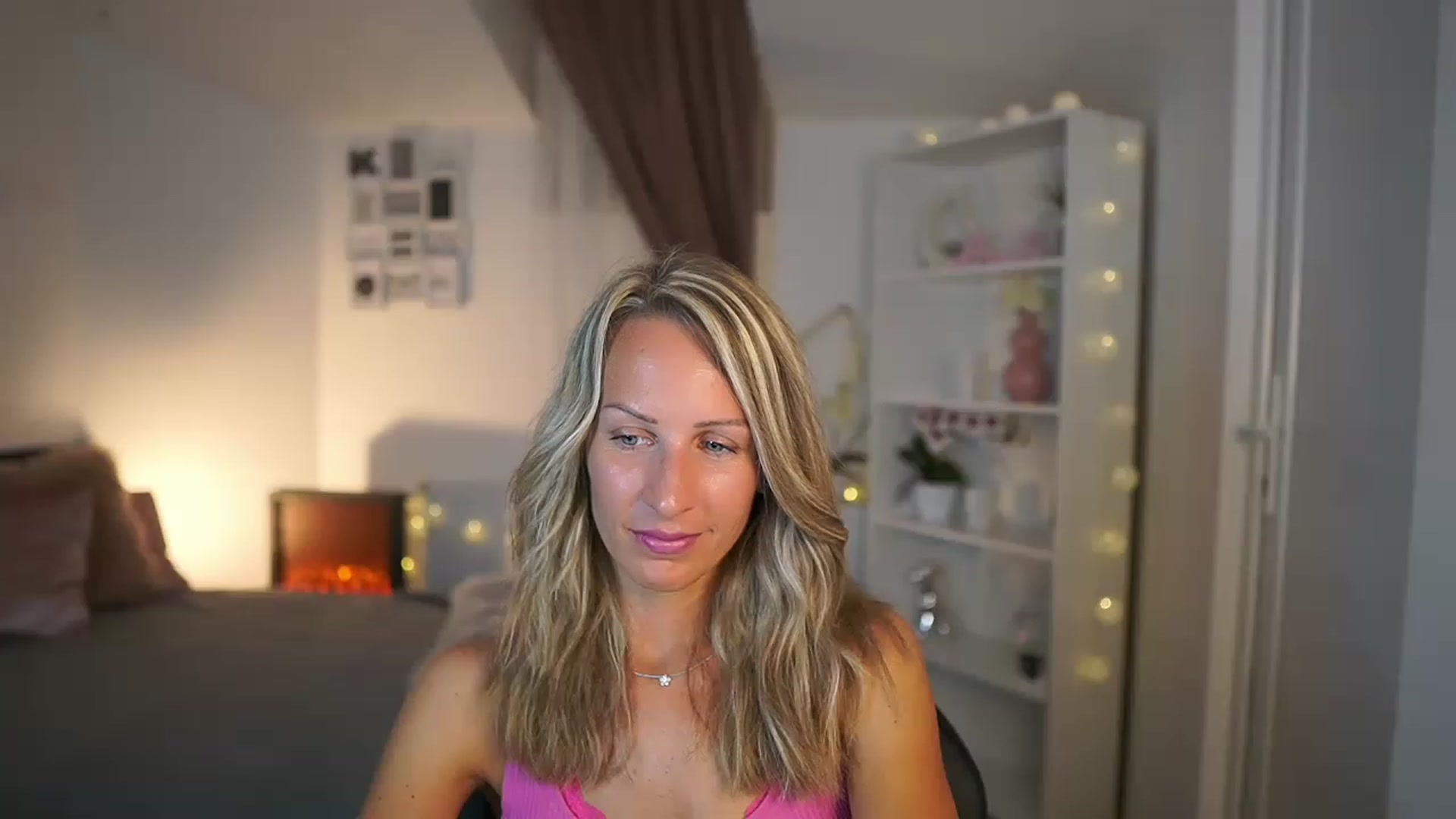 Gallery image thumbnail from Nikki__Sexx__'s myfreecams stream on, 07/19/2023, 14:08 image 10 of 20