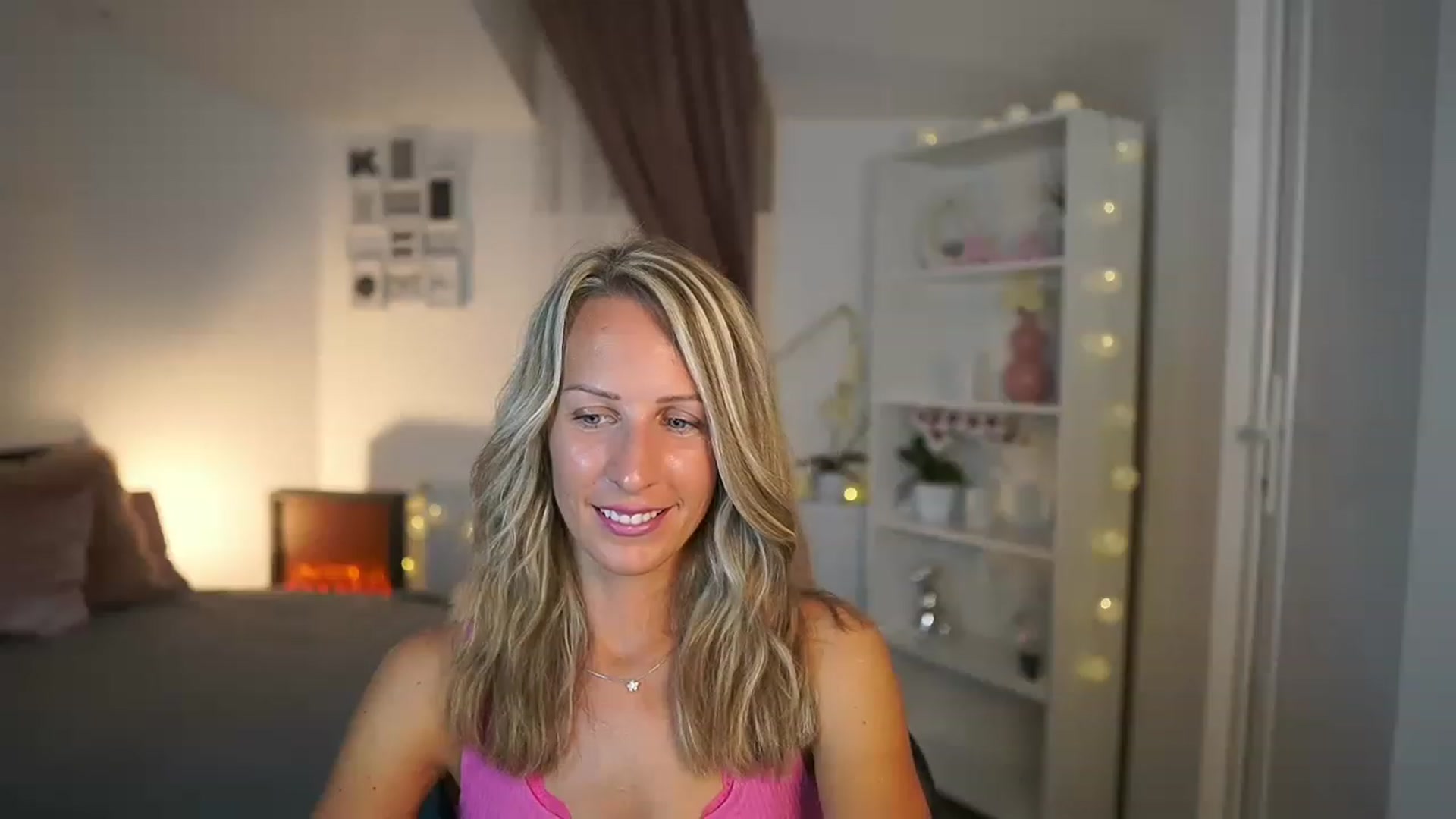 Gallery image thumbnail from Nikki__Sexx__'s myfreecams stream on, 07/19/2023, 14:08 image 18 of 20