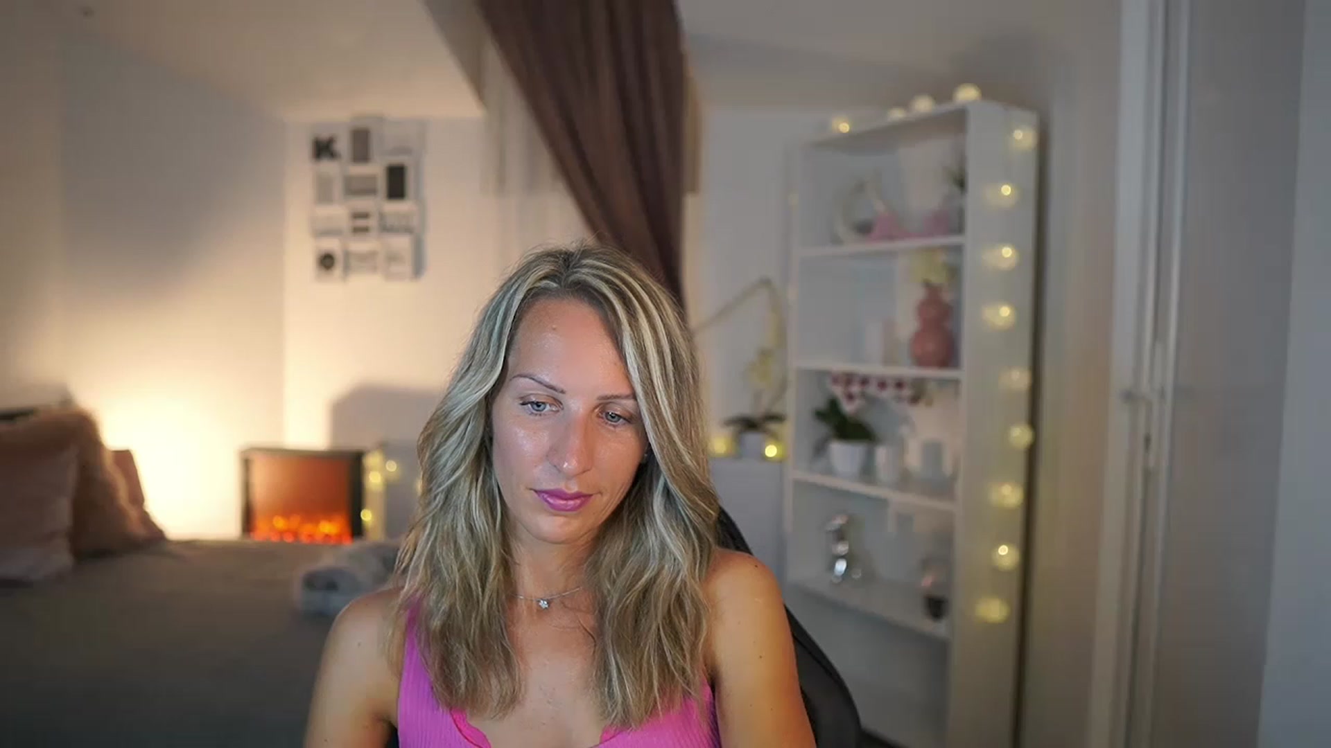 Gallery image thumbnail from Nikki__Sexx__'s myfreecams stream on, 07/19/2023, 17:05 image 15 of 20