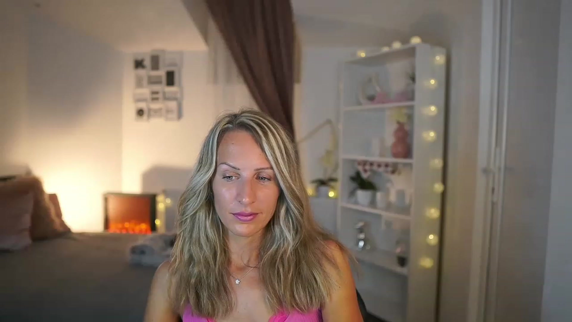Gallery image thumbnail from Nikki__Sexx__'s myfreecams stream on, 07/19/2023, 17:05 image 7 of 20