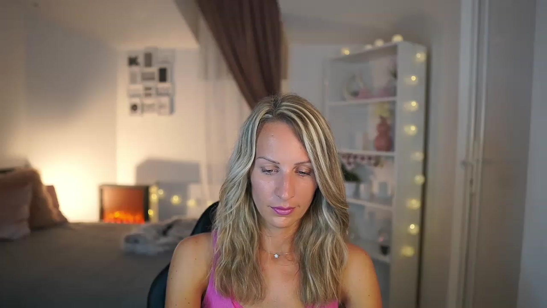Gallery image thumbnail from Nikki__Sexx__'s myfreecams stream on, 07/19/2023, 17:05 image 12 of 20