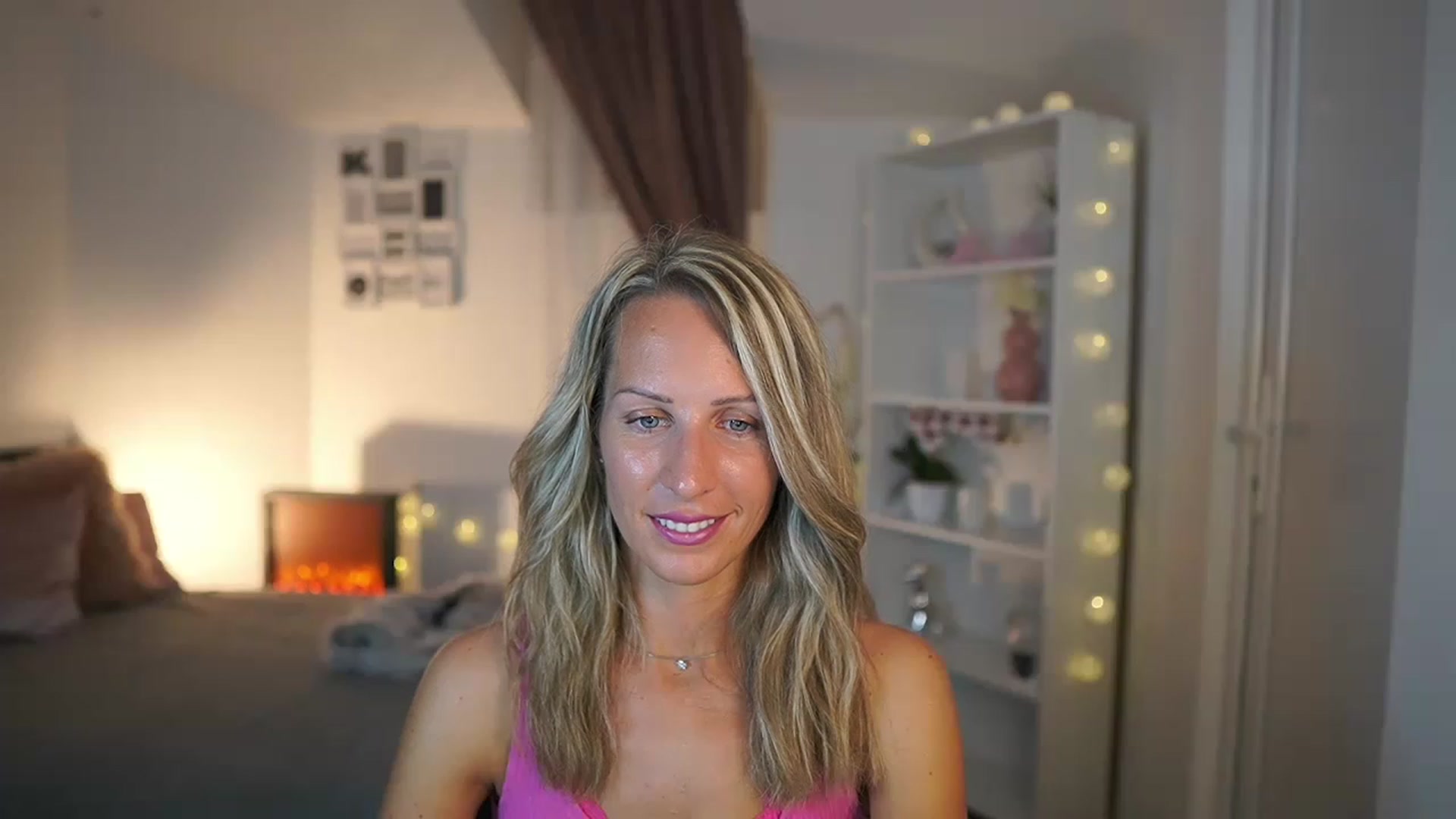 Gallery image thumbnail from Nikki__Sexx__'s myfreecams stream on, 07/19/2023, 17:05 image 18 of 20