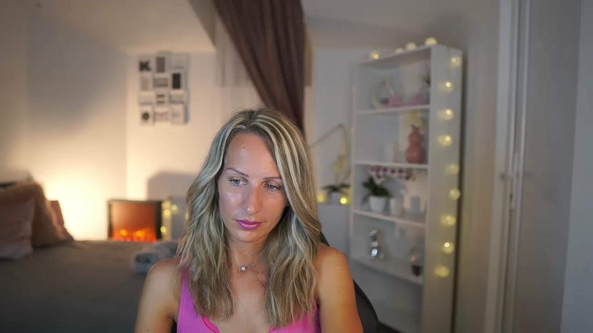 Gallery image thumbnail from Nikki__Sexx__'s myfreecams stream on, 07/19/2023, 17:05 image 14 of 20