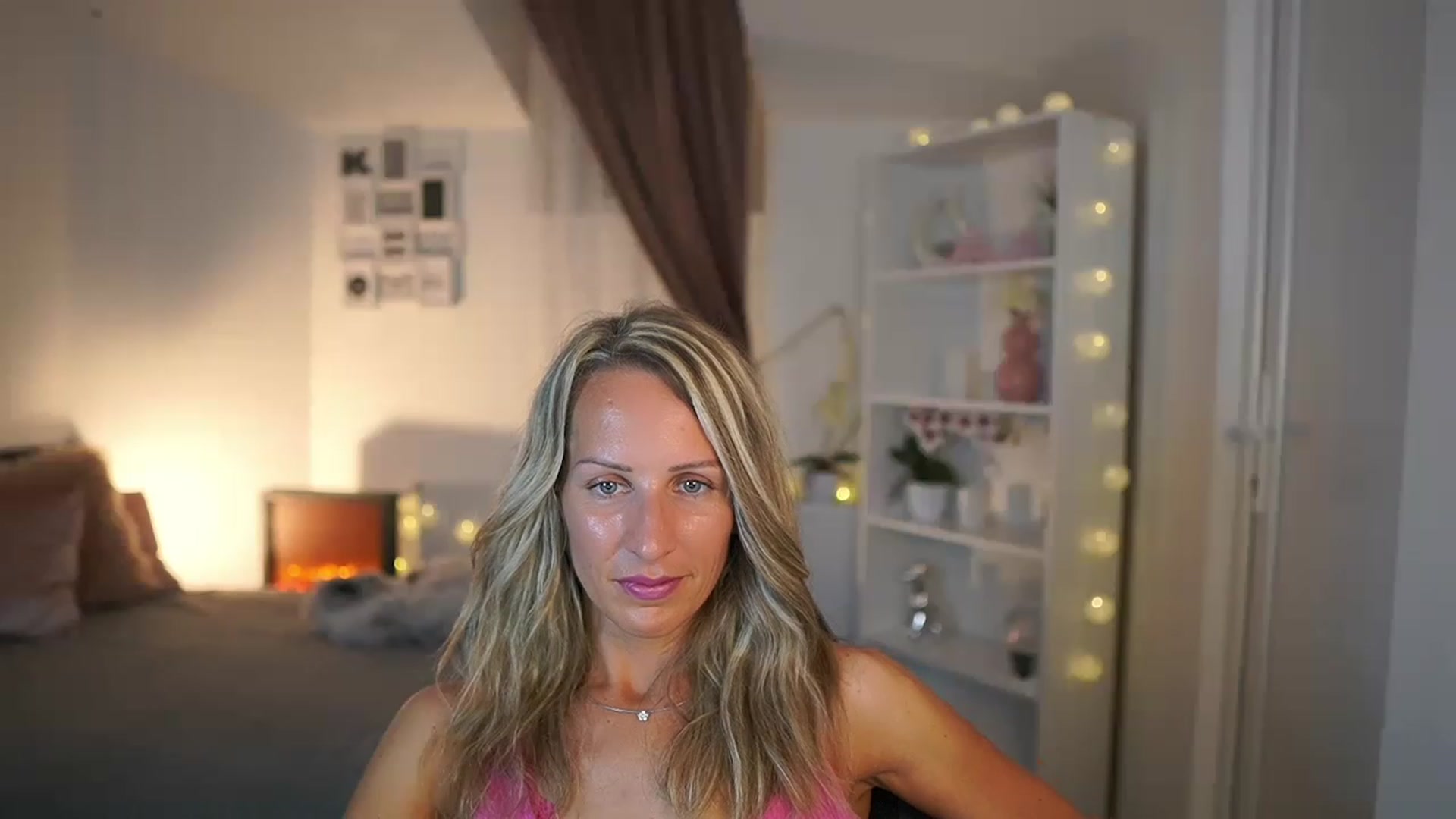 Gallery image thumbnail from Nikki__Sexx__'s myfreecams stream on, 07/19/2023, 19:52 image 6 of 20