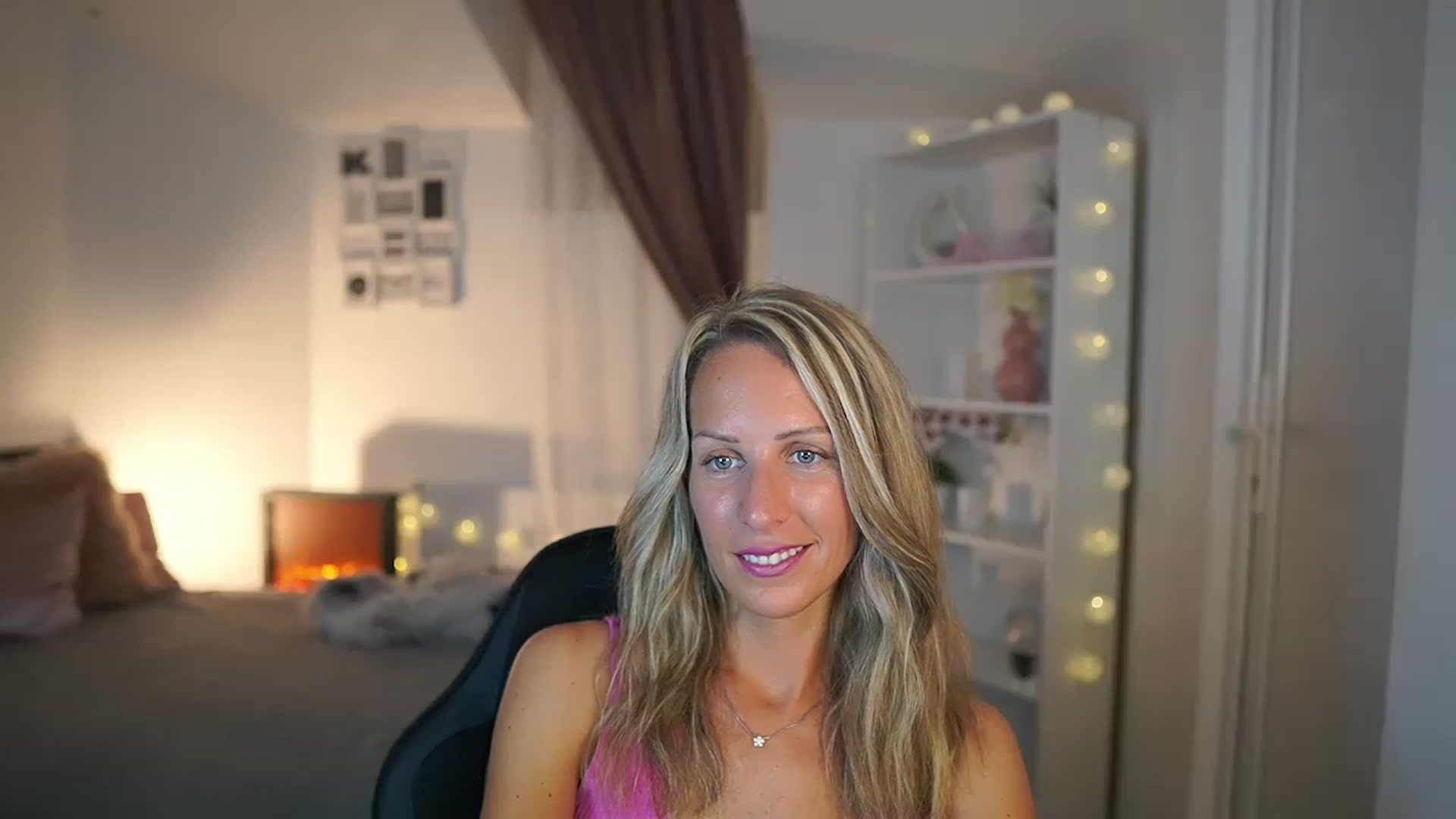 Gallery image thumbnail from Nikki__Sexx__'s myfreecams stream on, 07/19/2023, 19:52 image 1 of 20