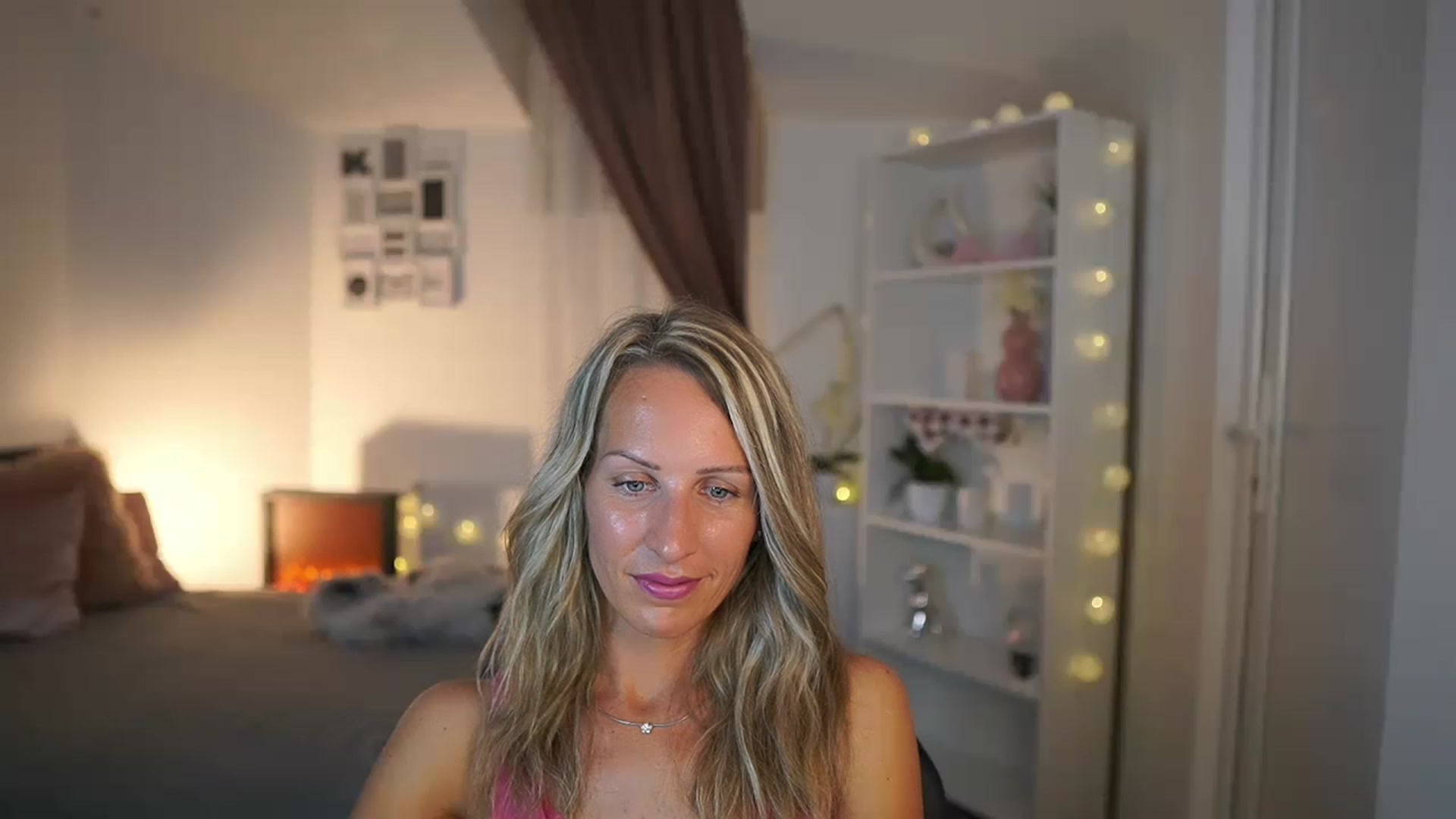 Gallery image thumbnail from Nikki__Sexx__'s myfreecams stream on, 07/19/2023, 19:52 image 5 of 20