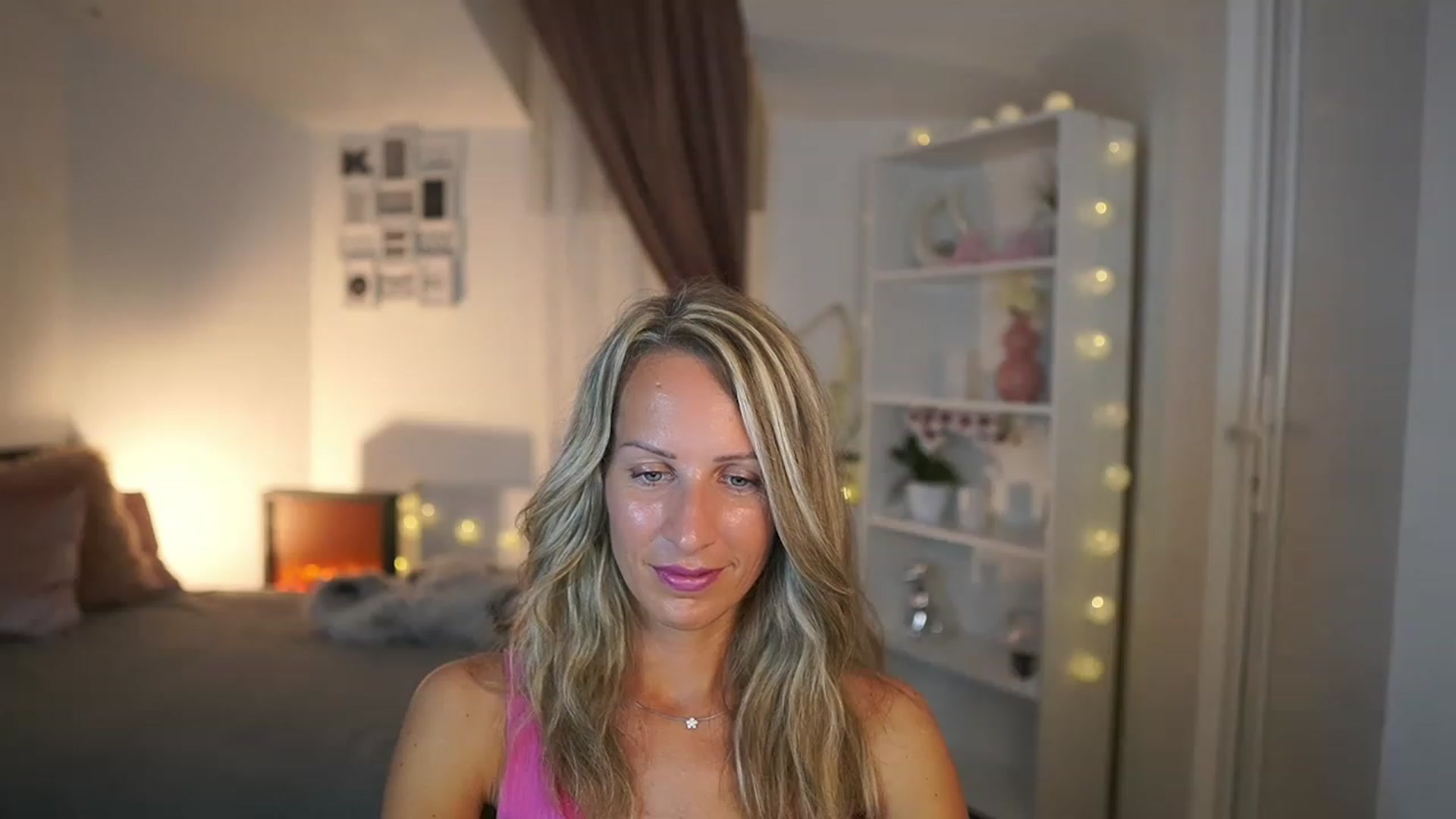 Gallery image thumbnail from Nikki__Sexx__'s myfreecams stream on, 07/19/2023, 19:52 image 12 of 20