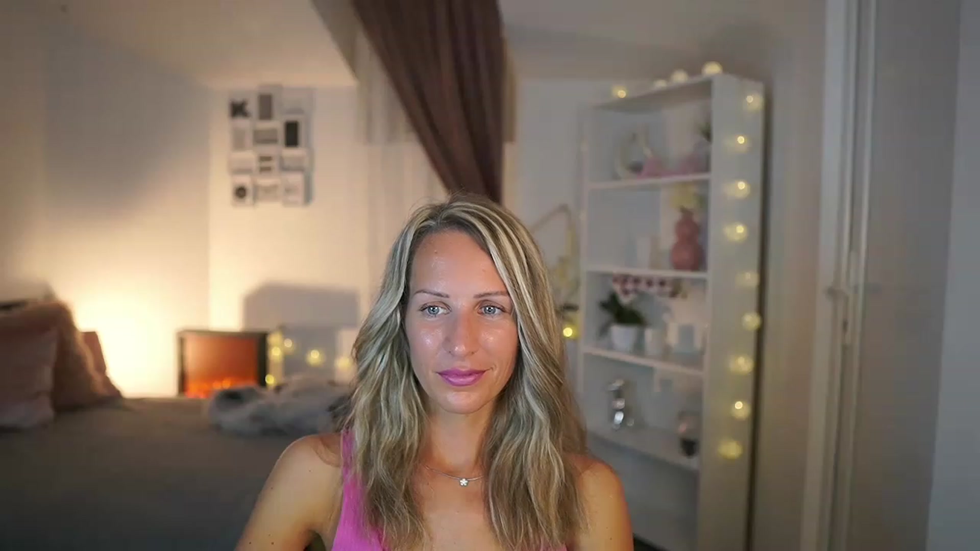 Gallery image thumbnail from Nikki__Sexx__'s myfreecams stream on, 07/19/2023, 19:52 image 13 of 20