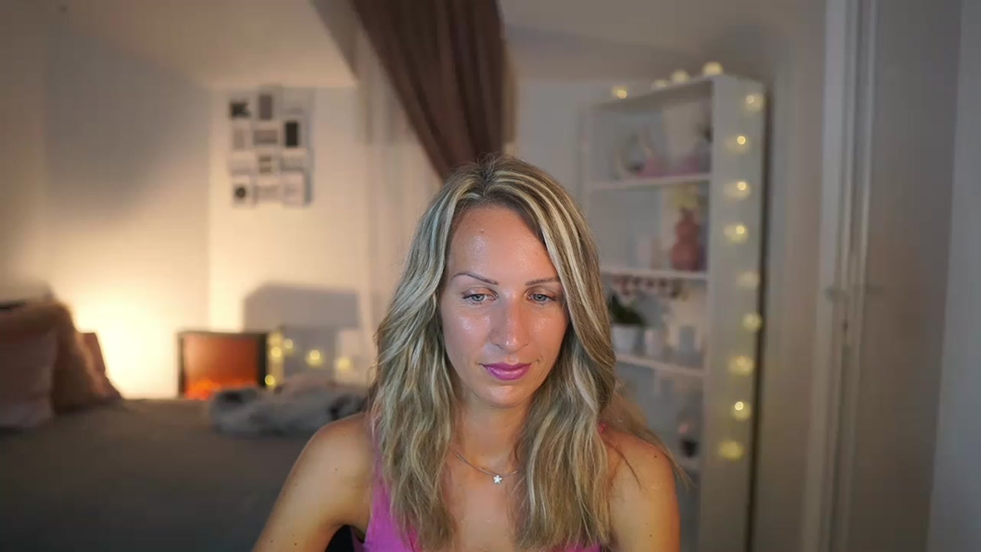 Gallery image thumbnail from Nikki__Sexx__'s myfreecams stream on, 07/19/2023, 19:52 image 16 of 20