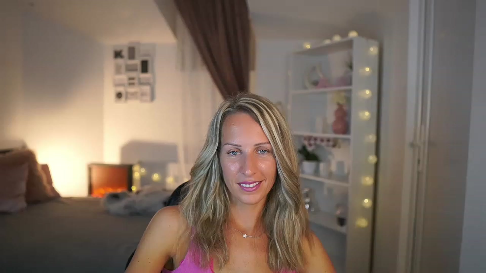 Gallery image thumbnail from Nikki__Sexx__'s myfreecams stream on, 07/19/2023, 19:52 image 8 of 20